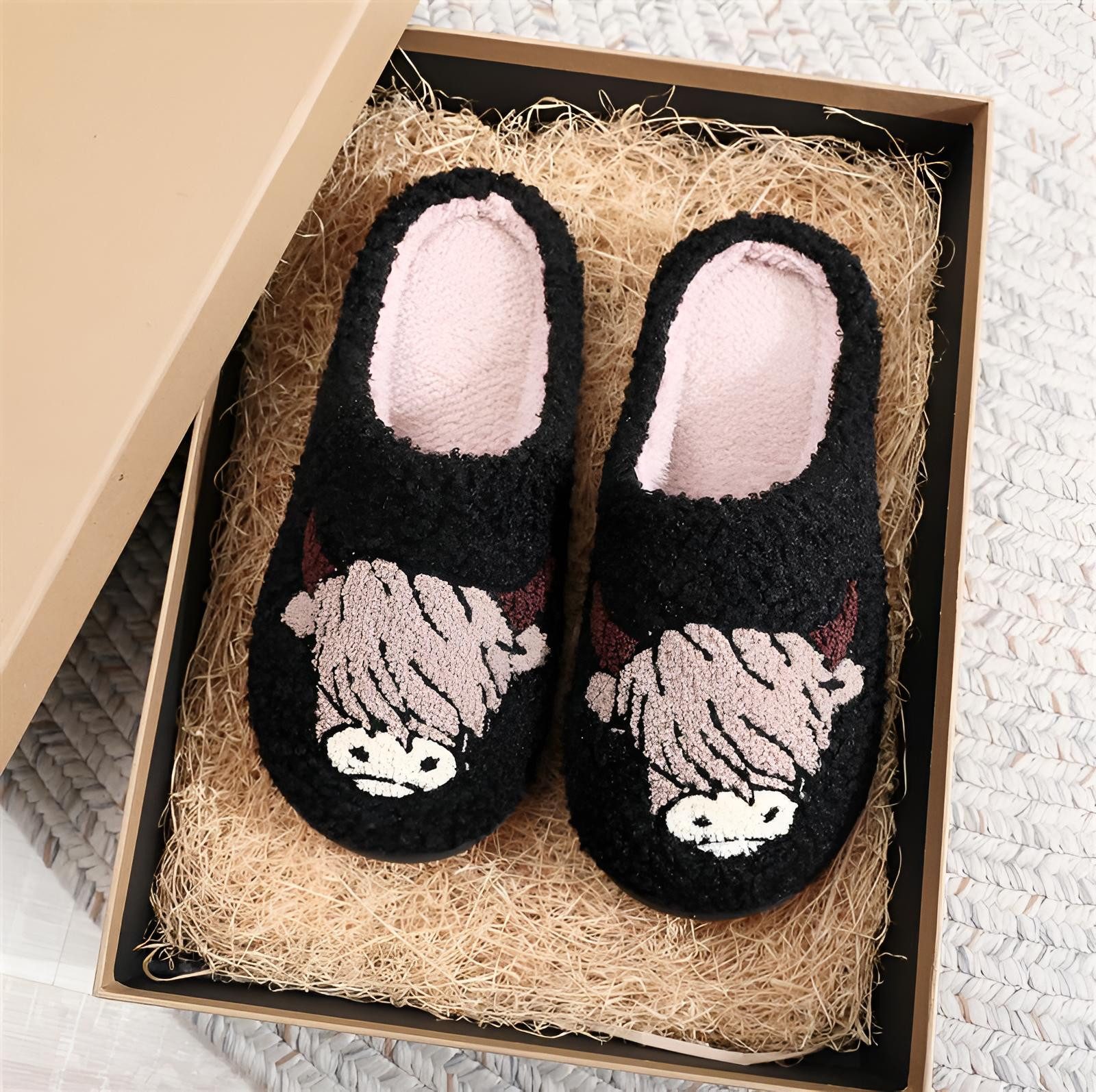 Corimori mit netten Motiven, Gr. 34-44, Antirutsch & bequem Plüsch Hausschuhe (Packung, Geschenk) Highland Cow Pantoffeln für Kinder und Erwachsene, EU Größe 36-37