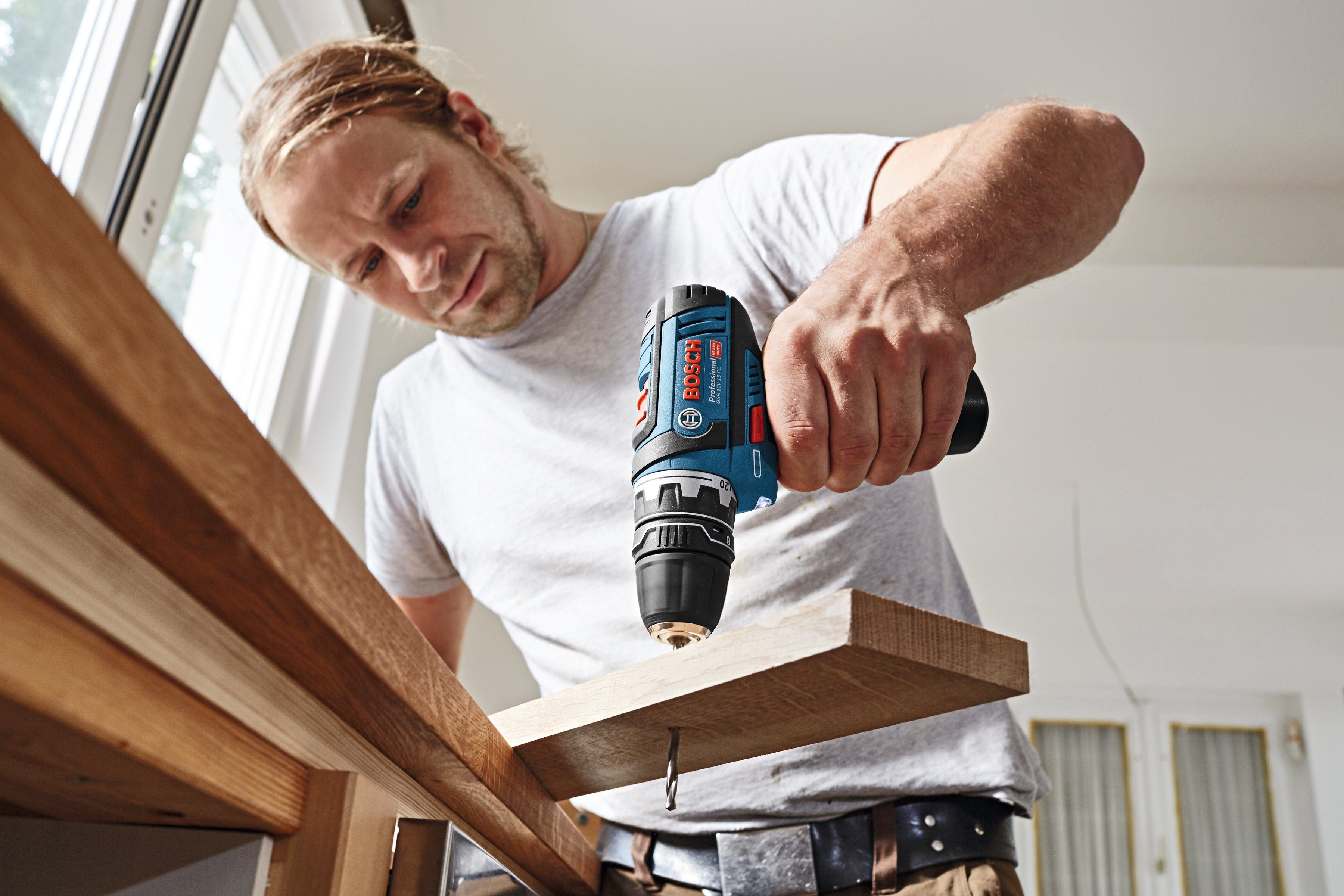 Bosch Professional Akku-Bohrschrauber GSR 12V-15, max. 1300 U/min, (Set), inkl. 2 Akkus, Ladegerät, Koffer und Flexi-Click Aufsätze – Bild 3 von 5