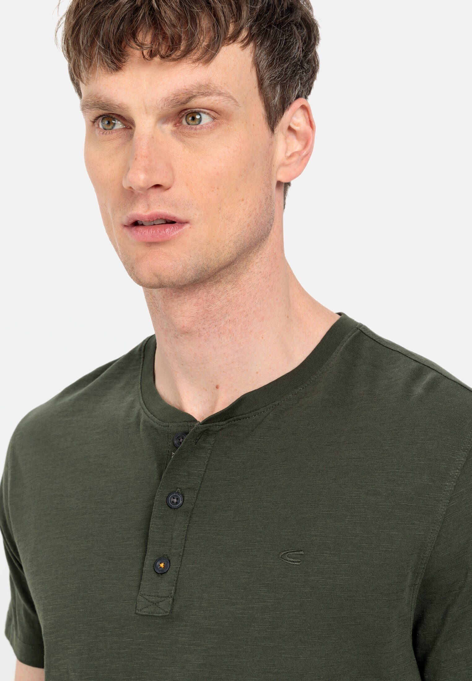 camel active Henleyshirt aus reiner Baumwolle Kurzarm