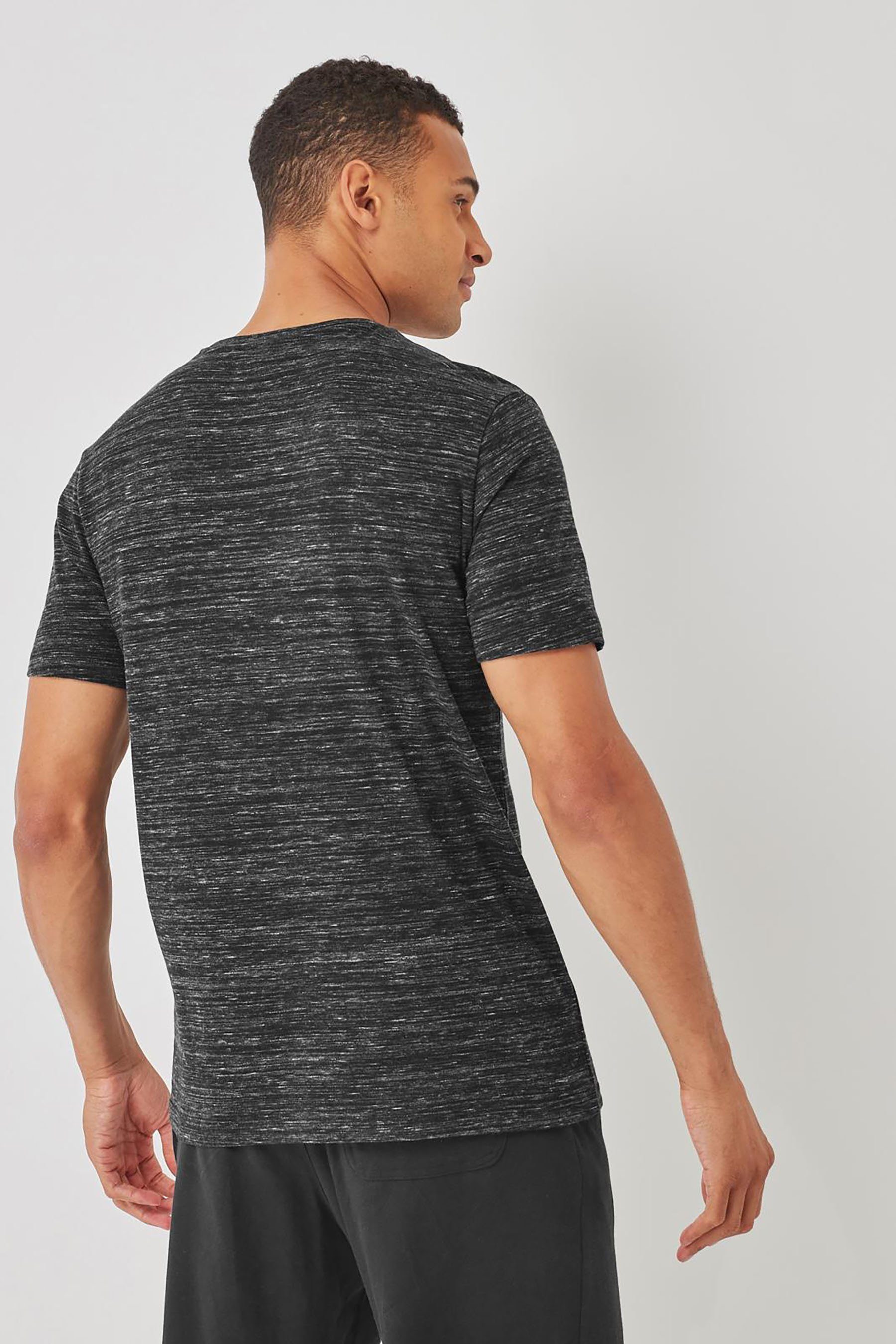 Black T-Shirt im Regular-Fit mit Hirschmotiv (1-tlg) T-Shirt Next