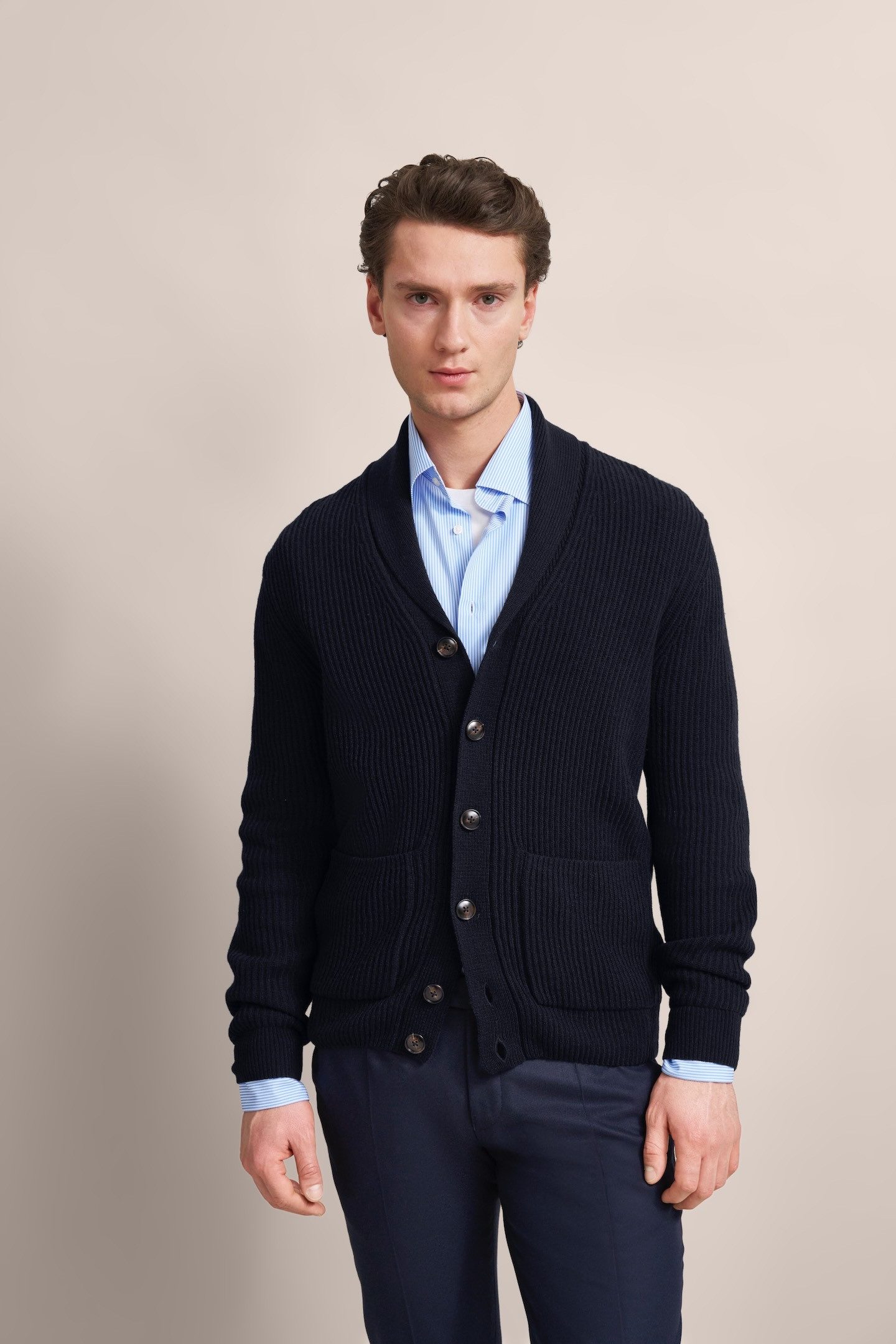 Herren-Strickjacke Mit Schalkragen - Zeitloser Zopfmuster-Look