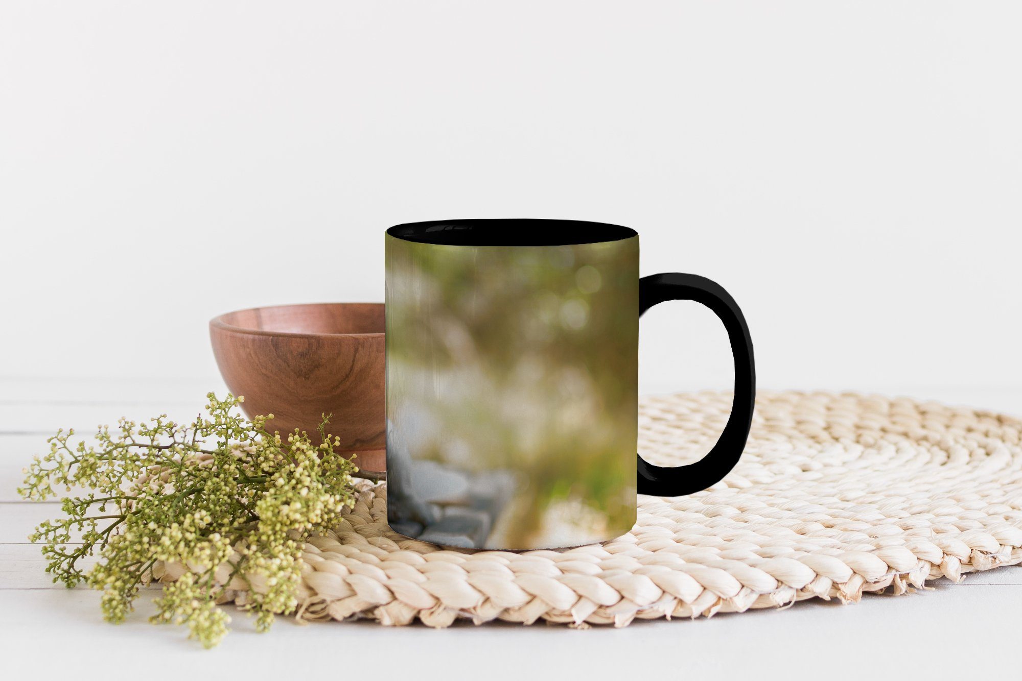 Tasse Kaffeetassen, Bank, einer MuchoWow Zaubertasse, Farbwechsel, Keramik, auf Geschenk Retriever Teetasse, Labrador