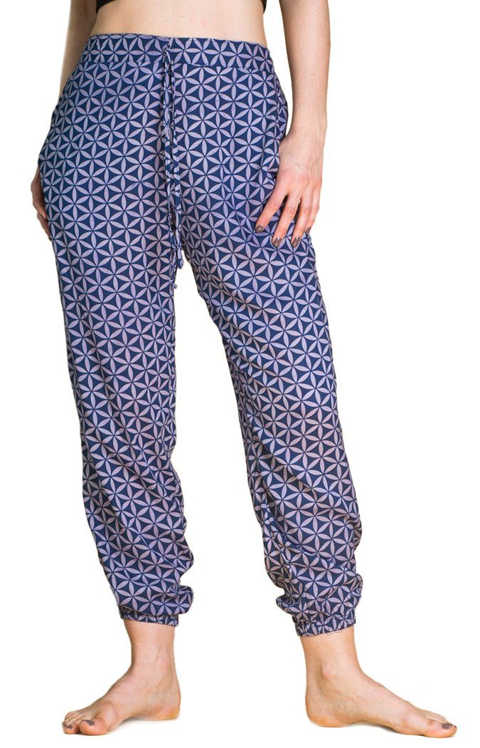 PANASIAM Stoffhose Relaxed pants geometric style aus 100 %Baumwolle bequeme Damenhose mit Taschen Gummibund hinten Freizeithose Chillhose Relaxhose Lebensblume blau
