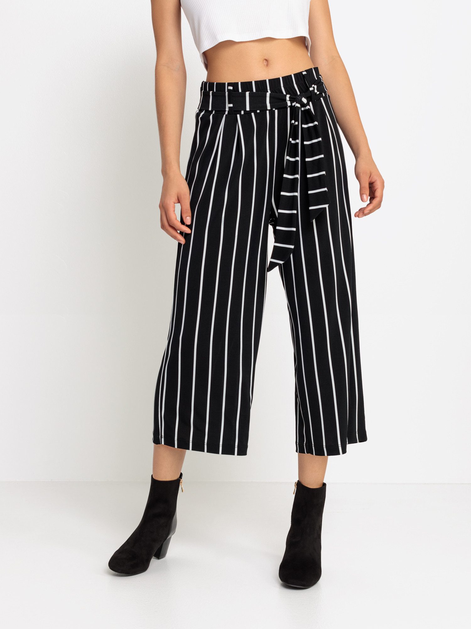 LASCANA Culotte mit luftig-weitem Bein (mit Bindegürtel) in 7/8-Länge, leichte Jerseyhose, casual, Sommerhose, Schlupfhose