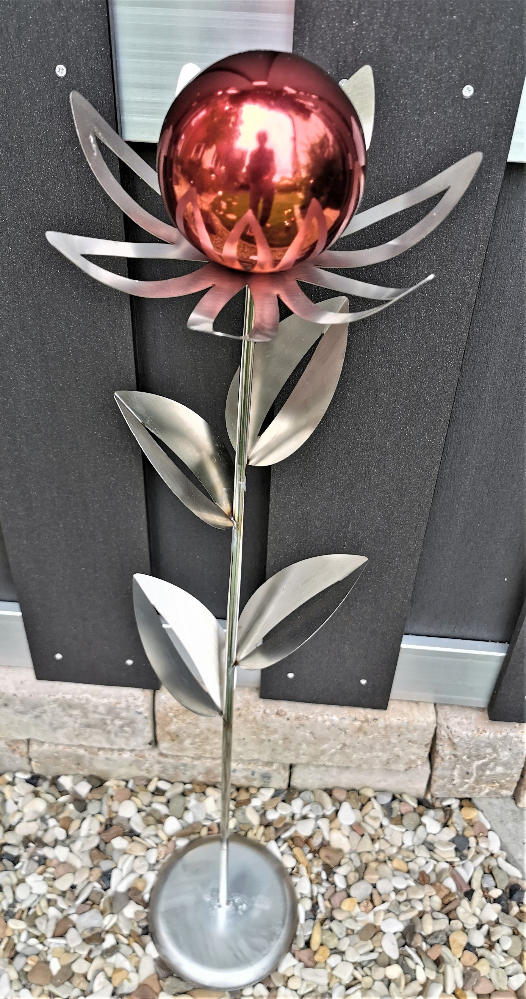 Jürgen Bocker Garten-Ambiente Gartenstecker Skulptur Blume Paris Edelstahl matt 77 cm mit Kugel und Standfuß rot