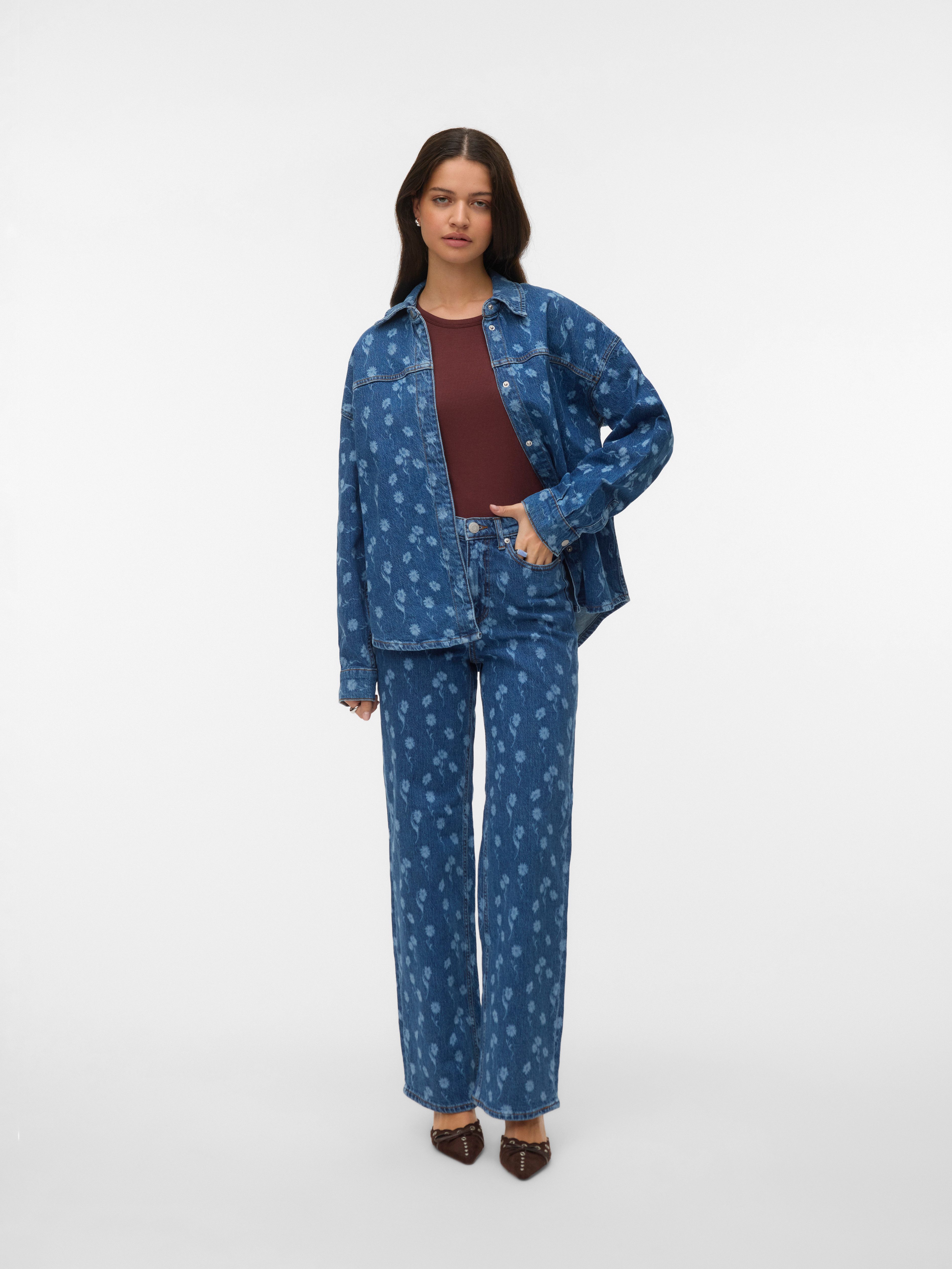 Vero Moda Jeansbluse VMHAYDEN LS FLOWER DENIM SHIRT RA380 mit Blumenmuster – Bild 4 von 5