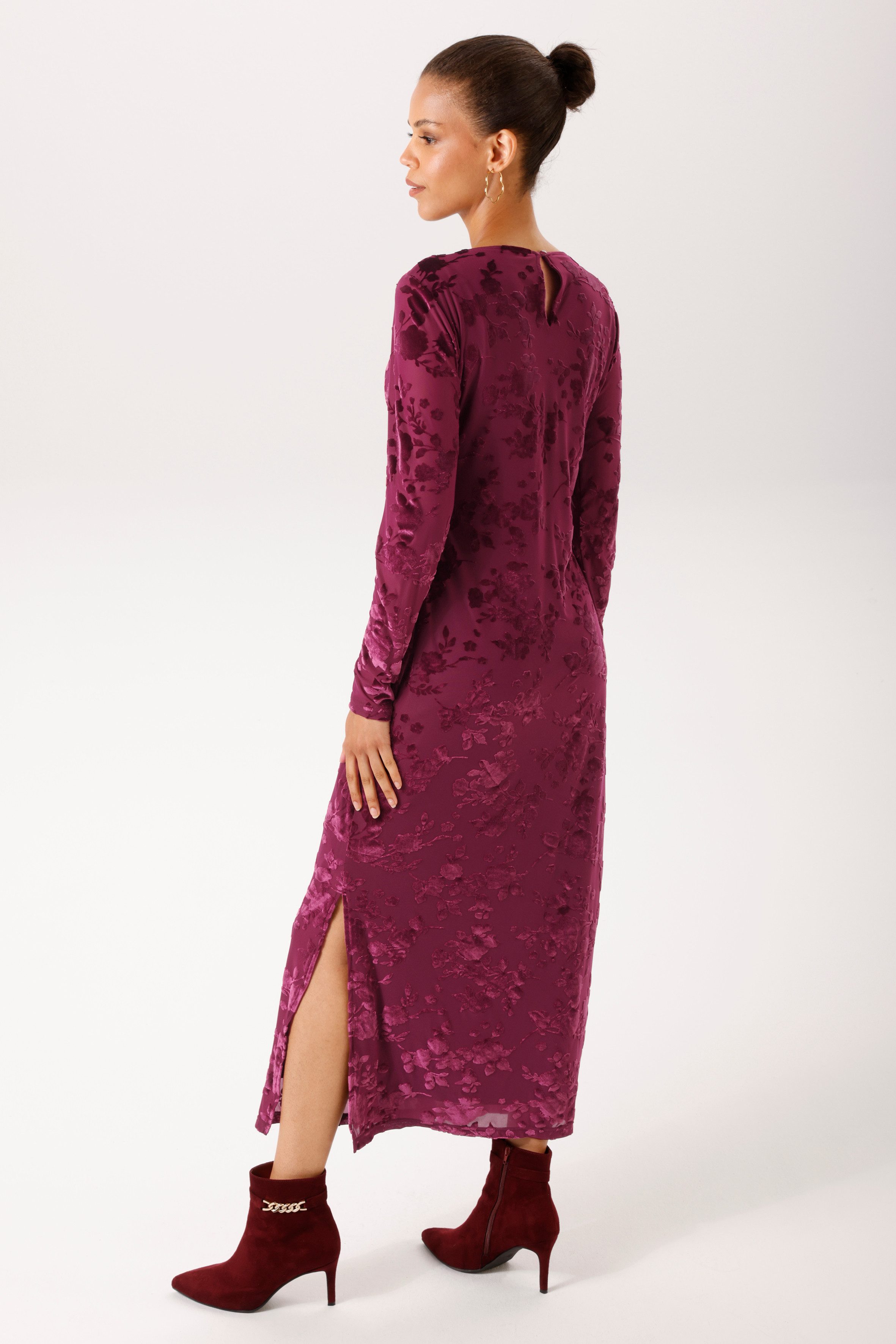 Aniston CASUAL Maxikleid mit Blumen aus edlem Samt - jedes Teil ein Unikat - NEUE KOLLEKTION