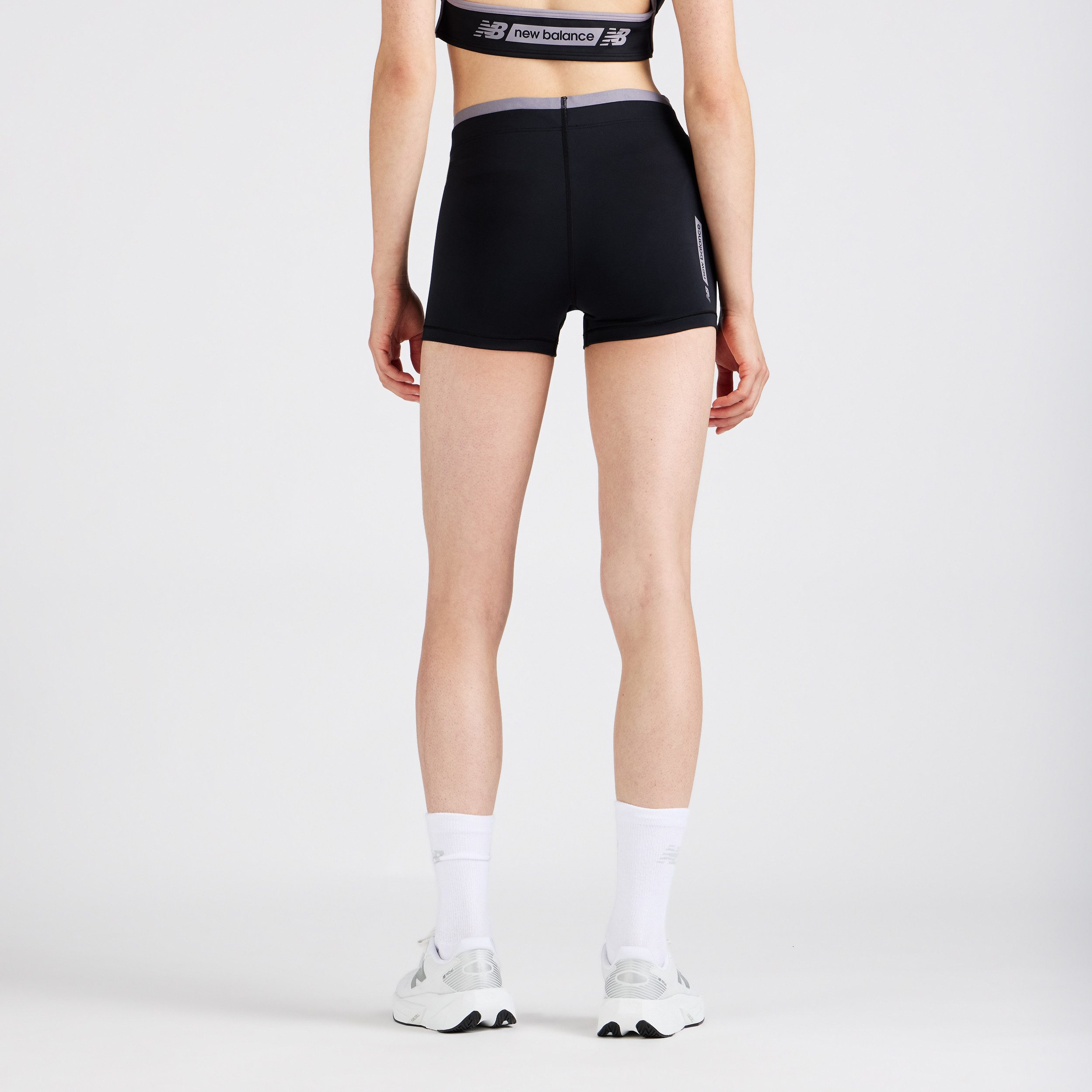 New Balance Laufshorts FAST DAYS GRAPHIC HOT SHORT mit reflektierendem Branding, aus Polyester und Elasthan