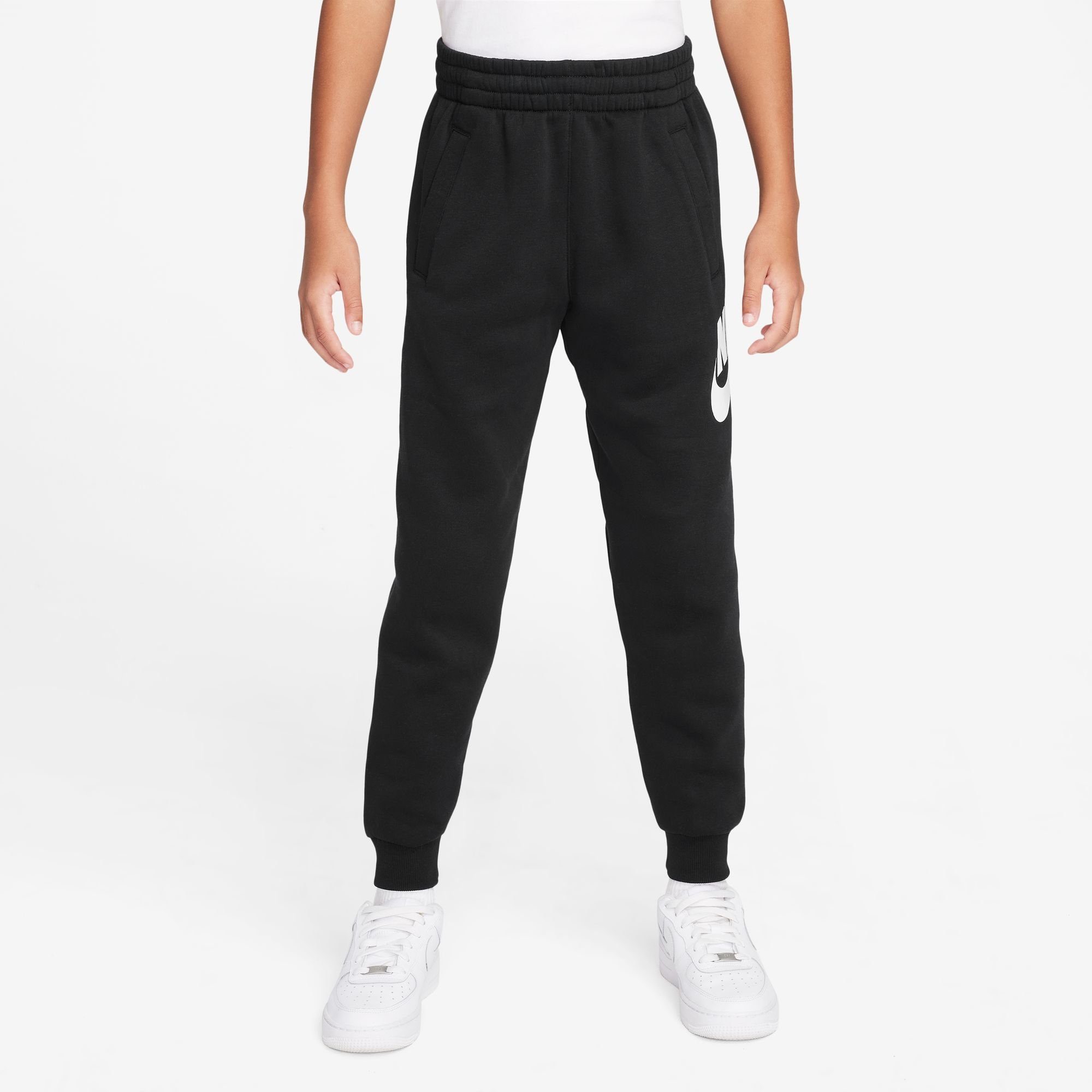 Nike Sportswear Jogginghose CLUB JOGGER BIG KIDS' PANTS FLEECE BLACK/WHITE