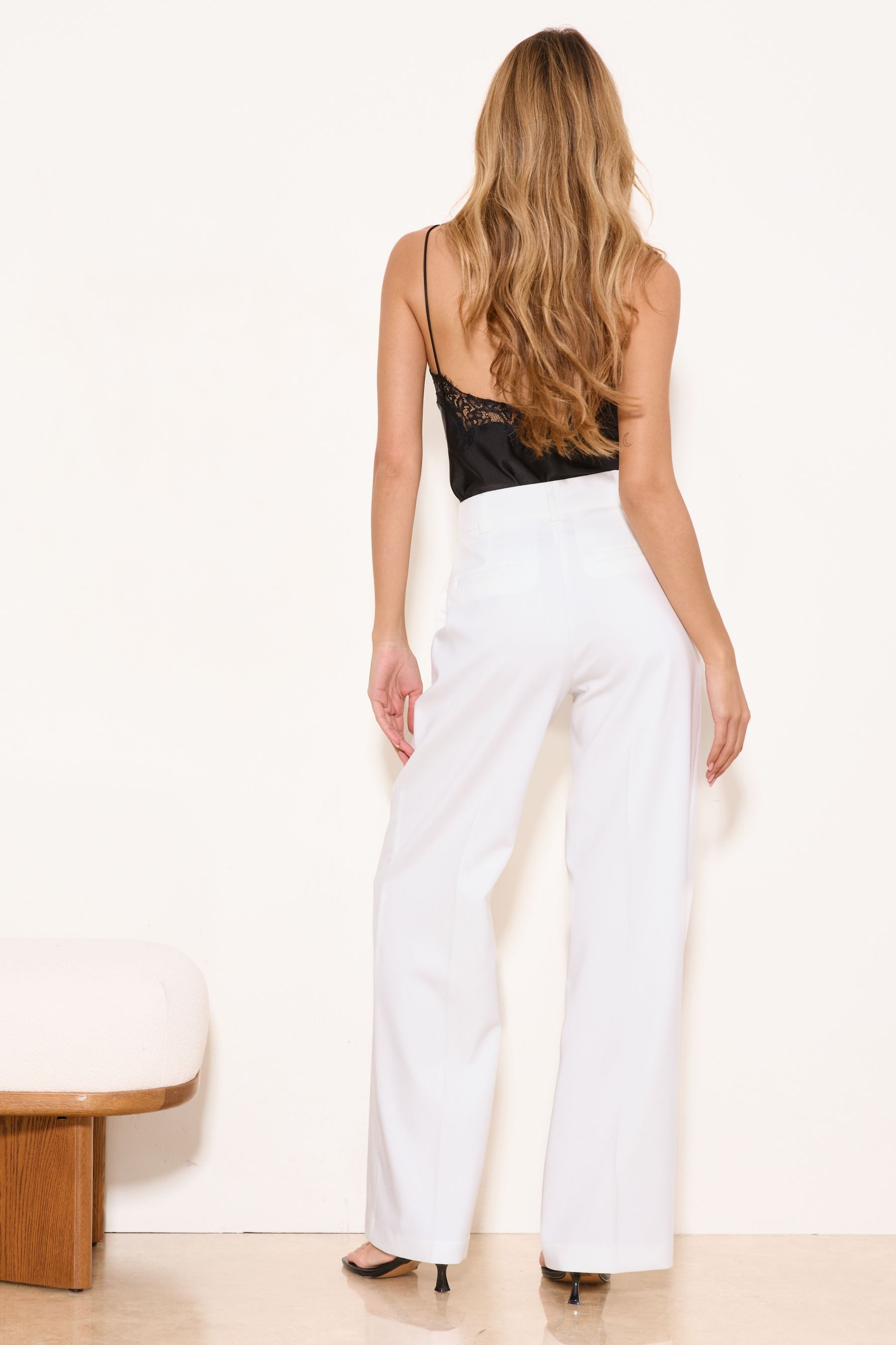 LIPSY Anzughose Lipsy Taillierte Hose mit weitem Bein (1-tlg)