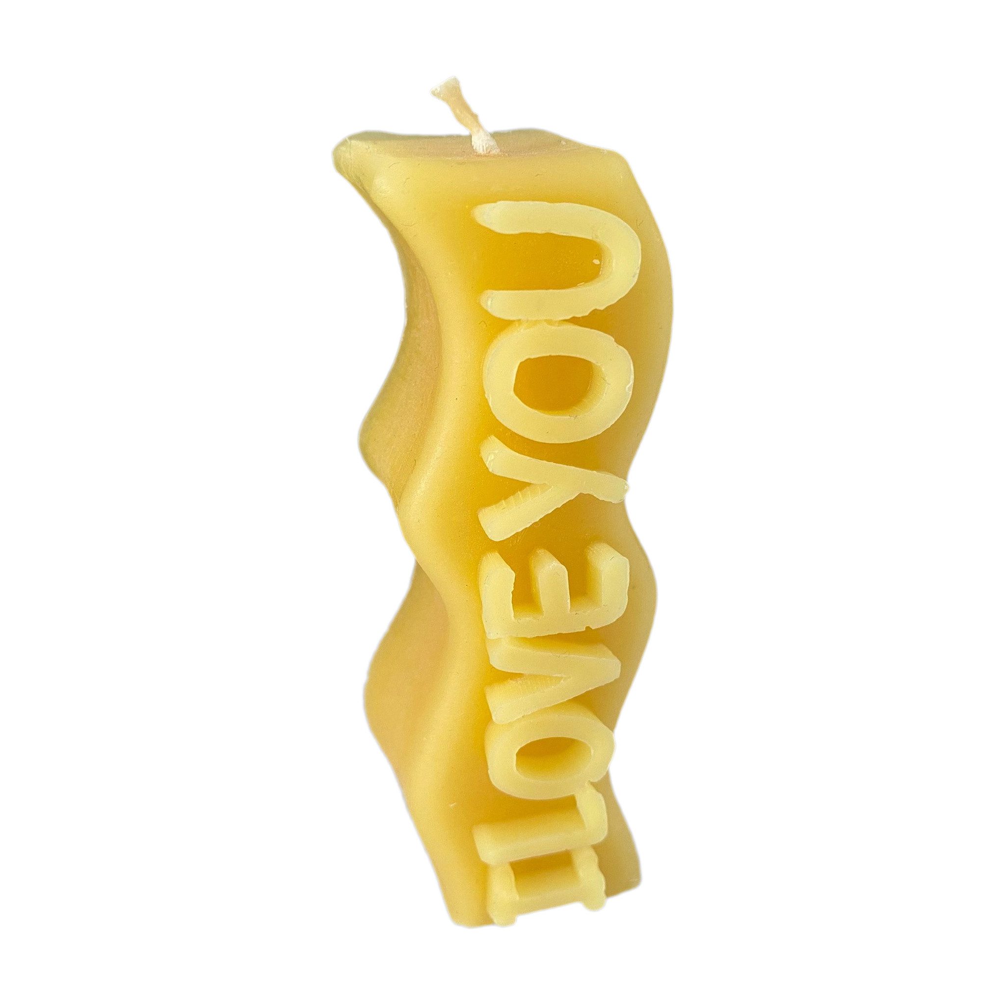 Aspinaworld Bienenwachskerze I Love You Kerze 11 cm natur – Schrift auf Wellenform (1-tlg)