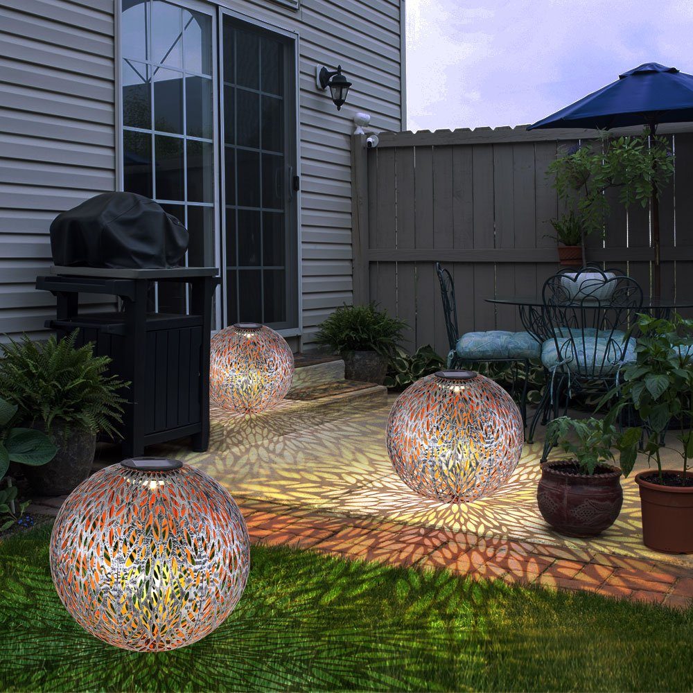 etc-shop LED Gartenleuchte, Solar Kugelleuchte fest Außen Dekor Warmweiß, Stanzungen Garten, LED-Leuchtmittel Solarkugelleuchte verbaut