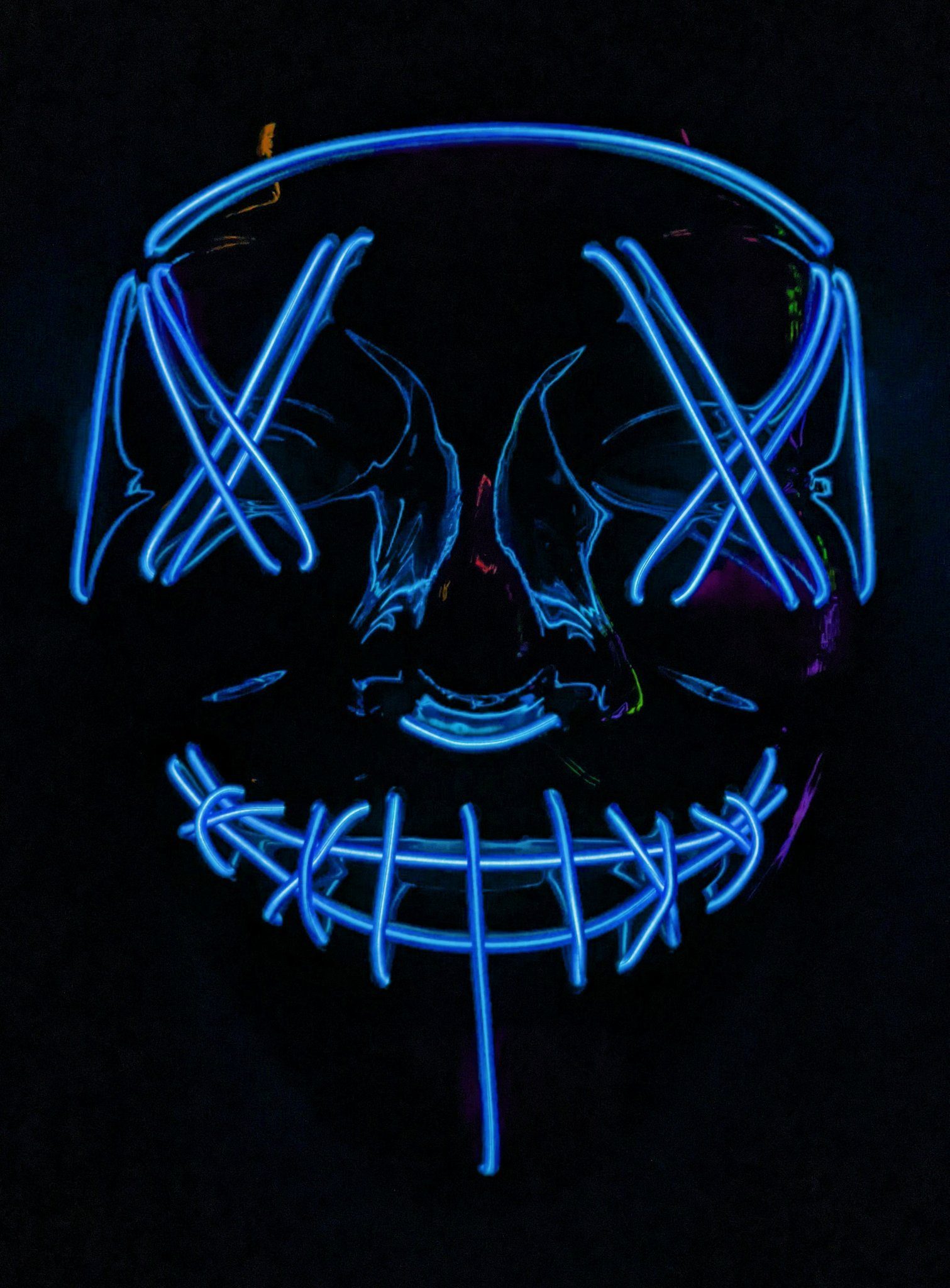 Maskworld Verkleidungsmaske LED Maske blau, Coole Leuchtmaske wie in The Purge
