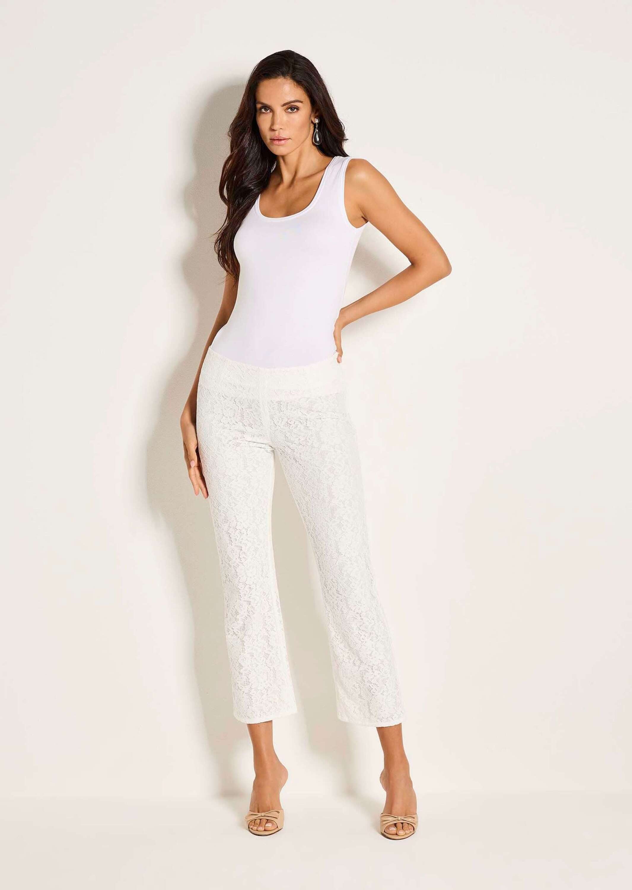 MADELEINE Stoffhose Kurzgröße: Edle Hose in 7/8-Länge, Bootcut-Form Mid Waist Hose aus Baumwoll-Spitze, leichte Fütterung