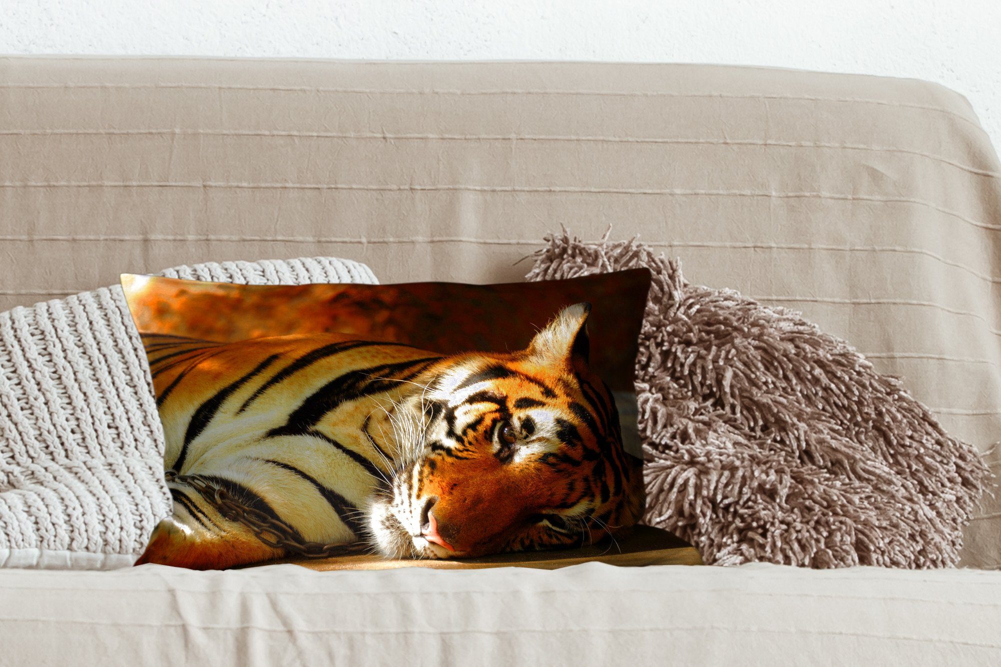 Dekokissen Dekokissen - Wohzimmer mit - Schlafzimmer Füllung, MuchoWow Zierkissen, Dekoration, Tiere Ruhe, Tiger