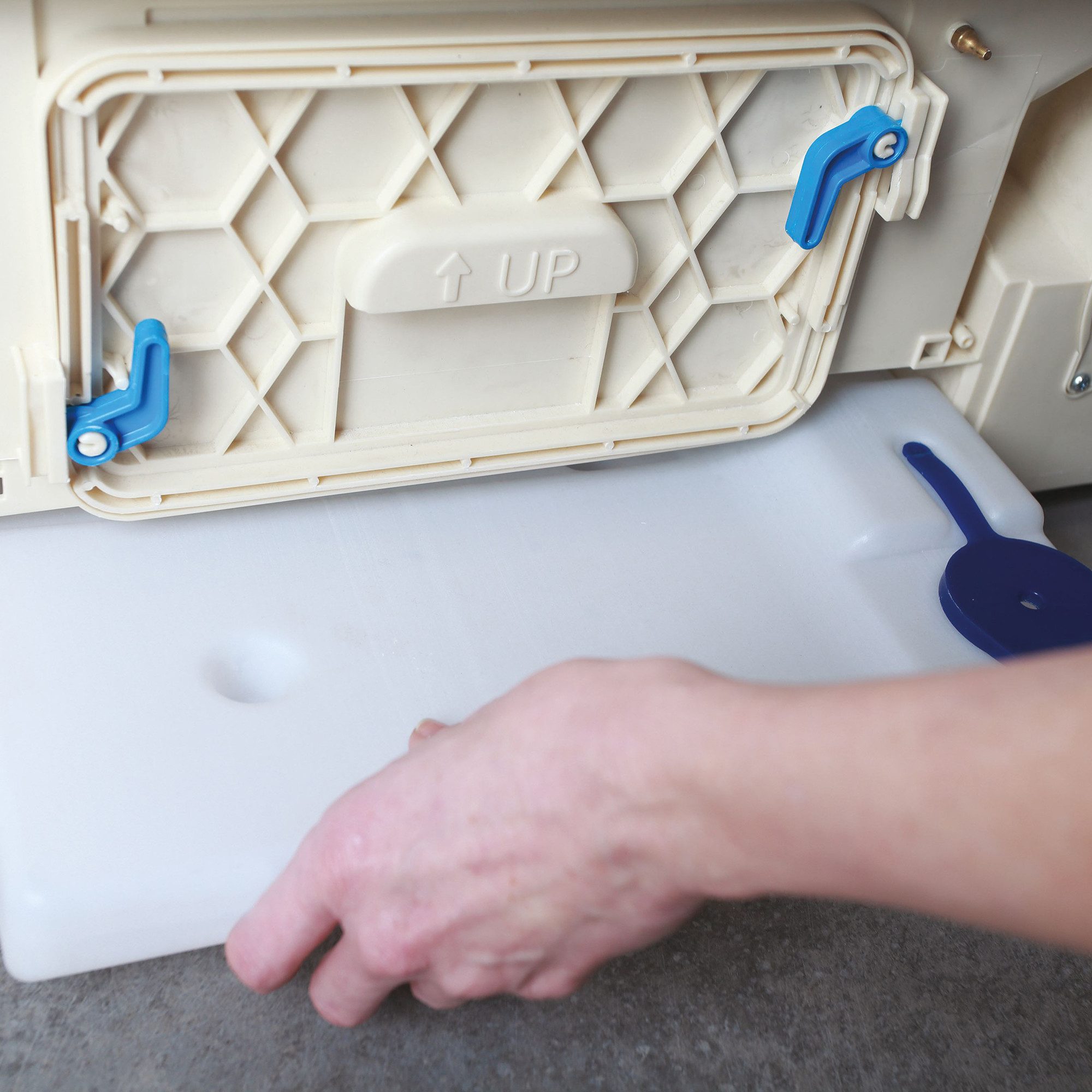 Candy Kondenstrockner CSOE C10DG-S, Wi-Fi + Bluetooth, Mengenautomatik, Startzeitvorwahl