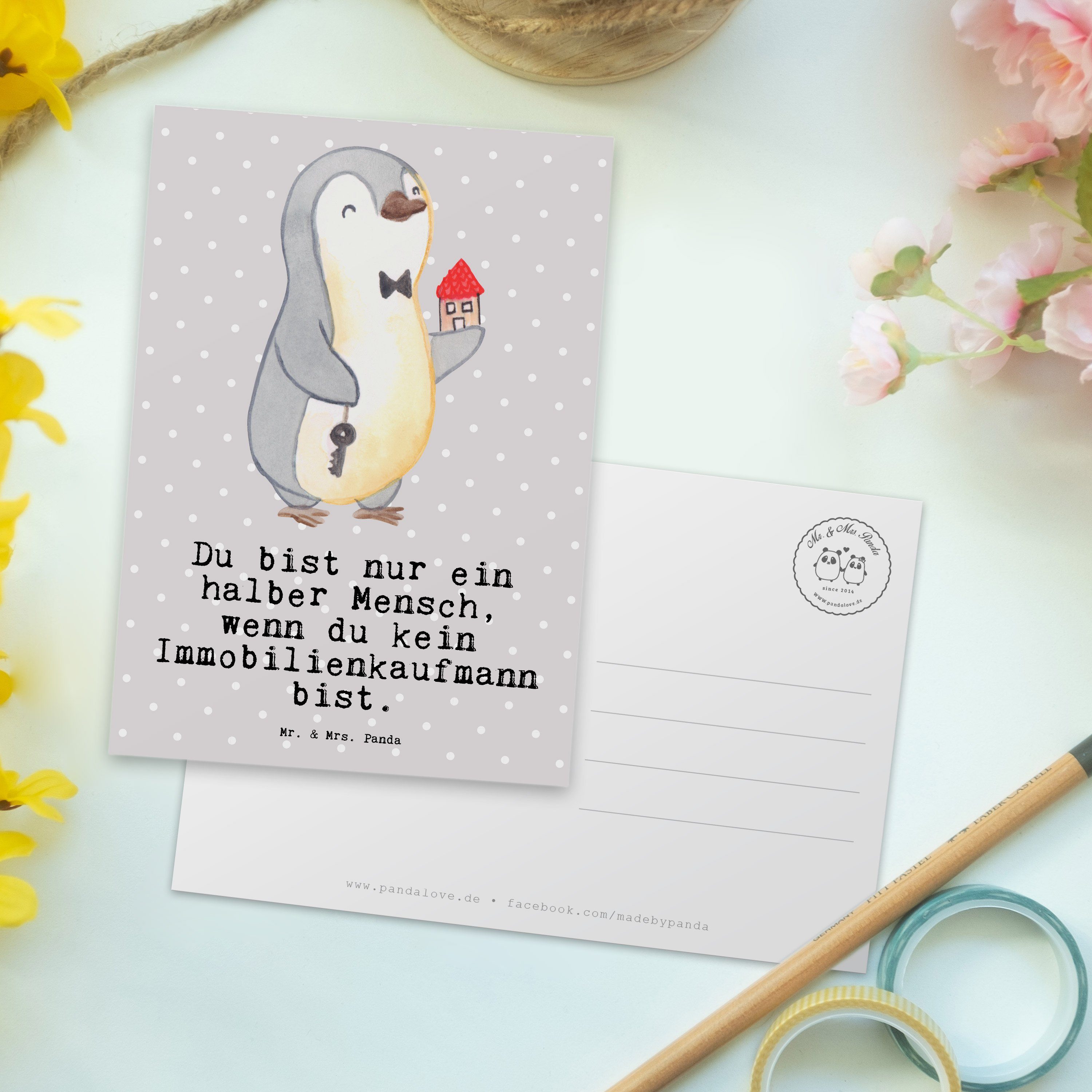 & Postkarte - Mrs. Geschenk, - Mr. mit Grau Immobilienmakl Herz Pastell Immobilienkaufmann Panda