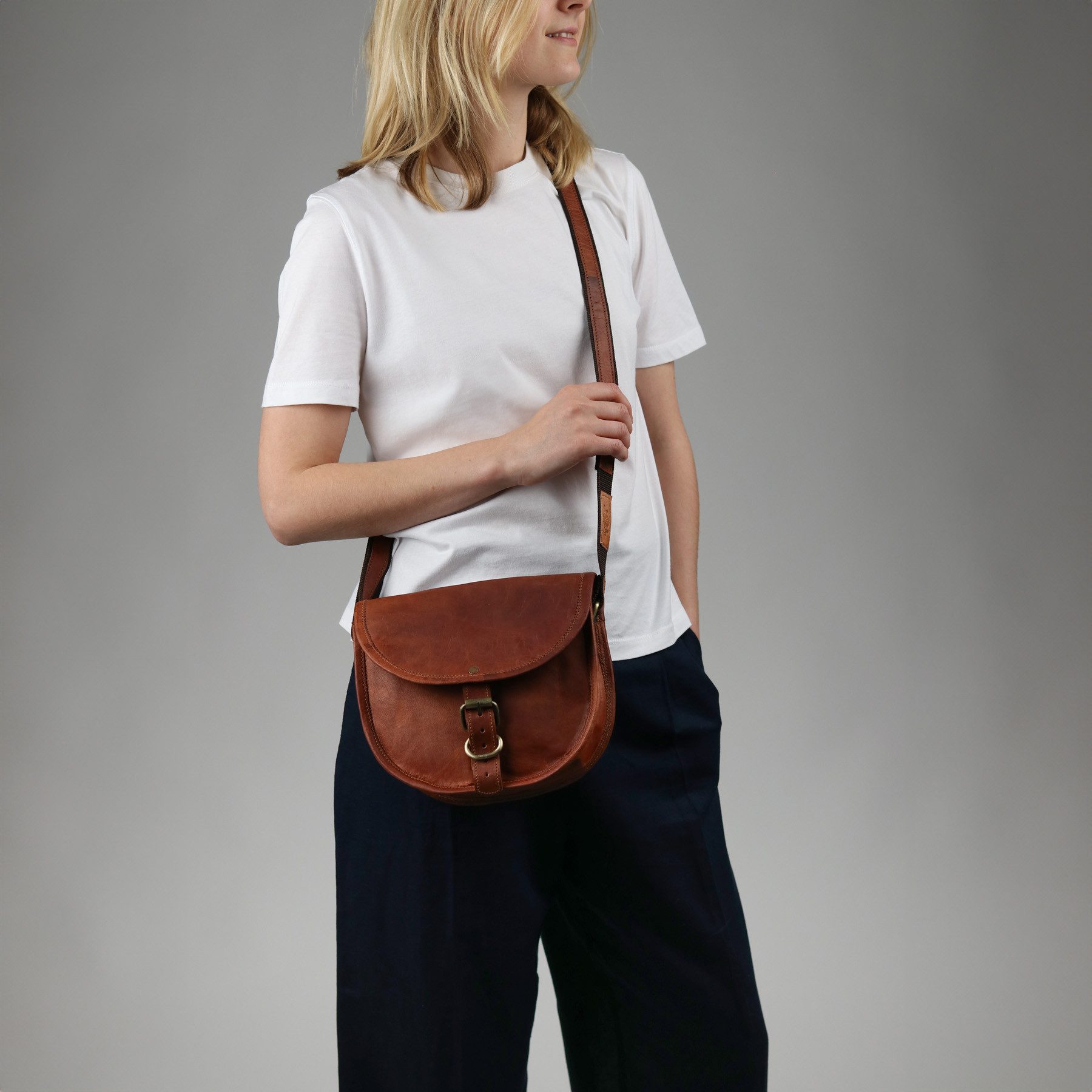 SID & VAIN Umhängetasche echt Leder cross-body groß braun-28 AUBREY, Crossbody Bag Echtleder für Damen, Umhängetasche hellbraun