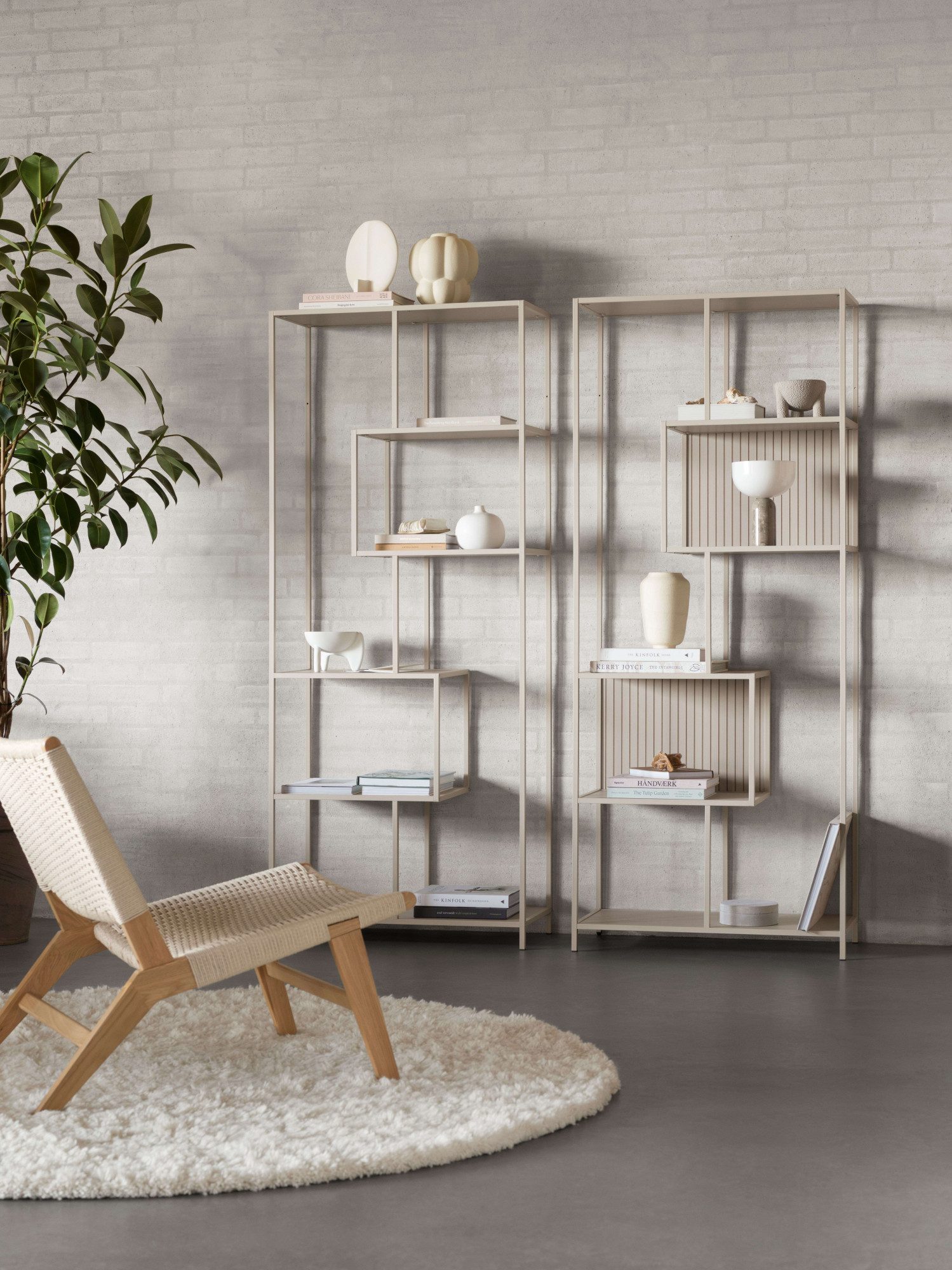 ACTONA GROUP Bücherregal Seaford, Standregal, Regal, Raumteiler, grauer Stahlrahmen, asymmetrisch, Breite 77 cm
