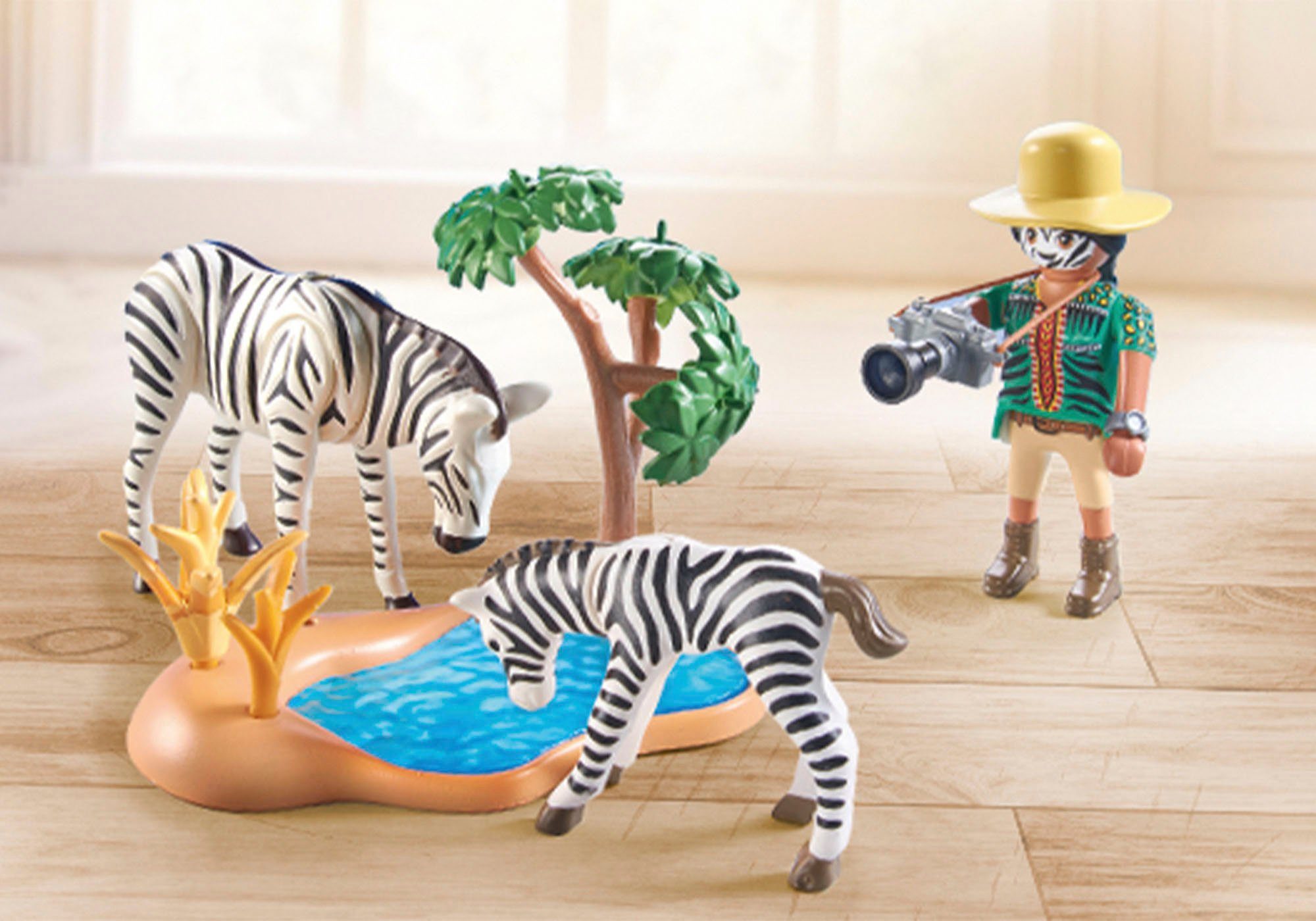 Playmobil® Konstruktions-Spielset Unterwegs St), in recyceltem teilweise Tierfotografin (36 Europe Wiltopia, Material; mit der (71295), aus Made