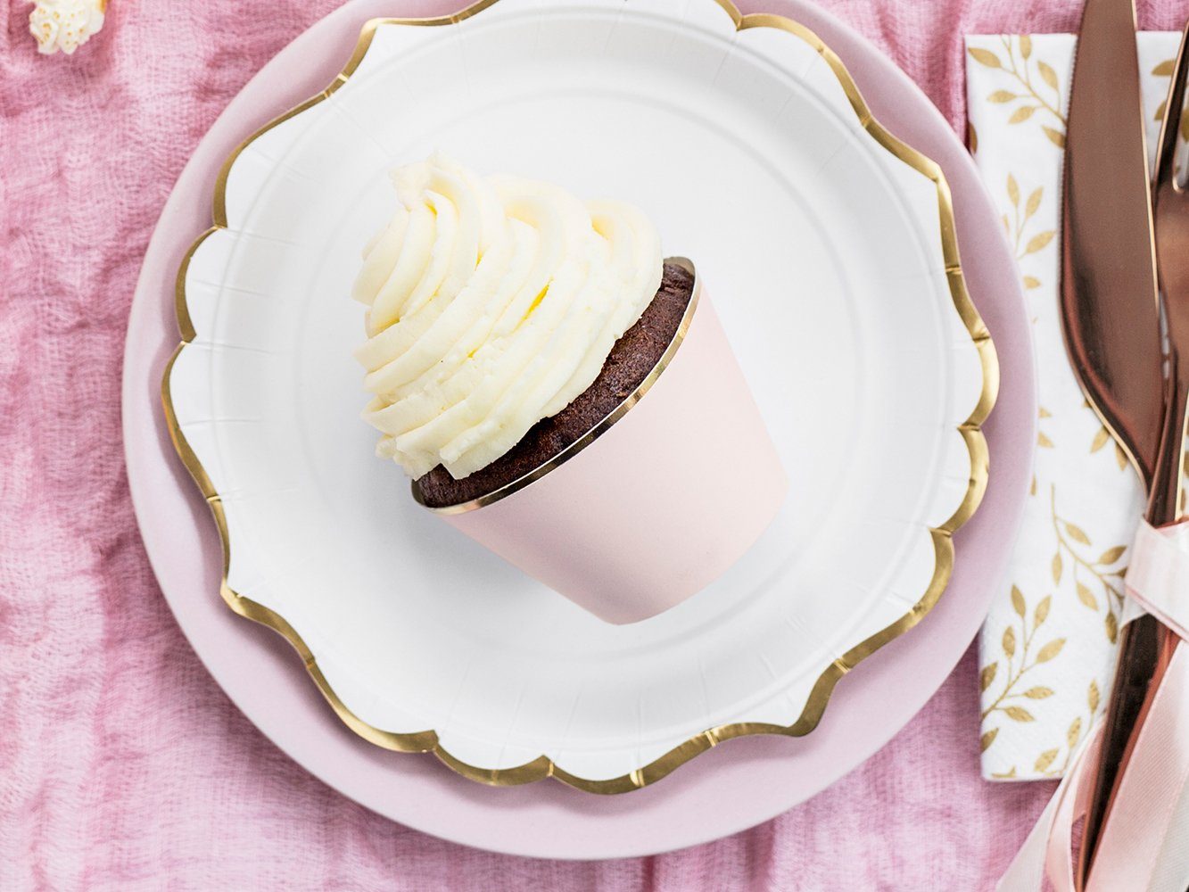 partydeco Muffinform, Muffin Förmchen mit Goldrand 5x8x5cm Papier rosa gold 6er Set