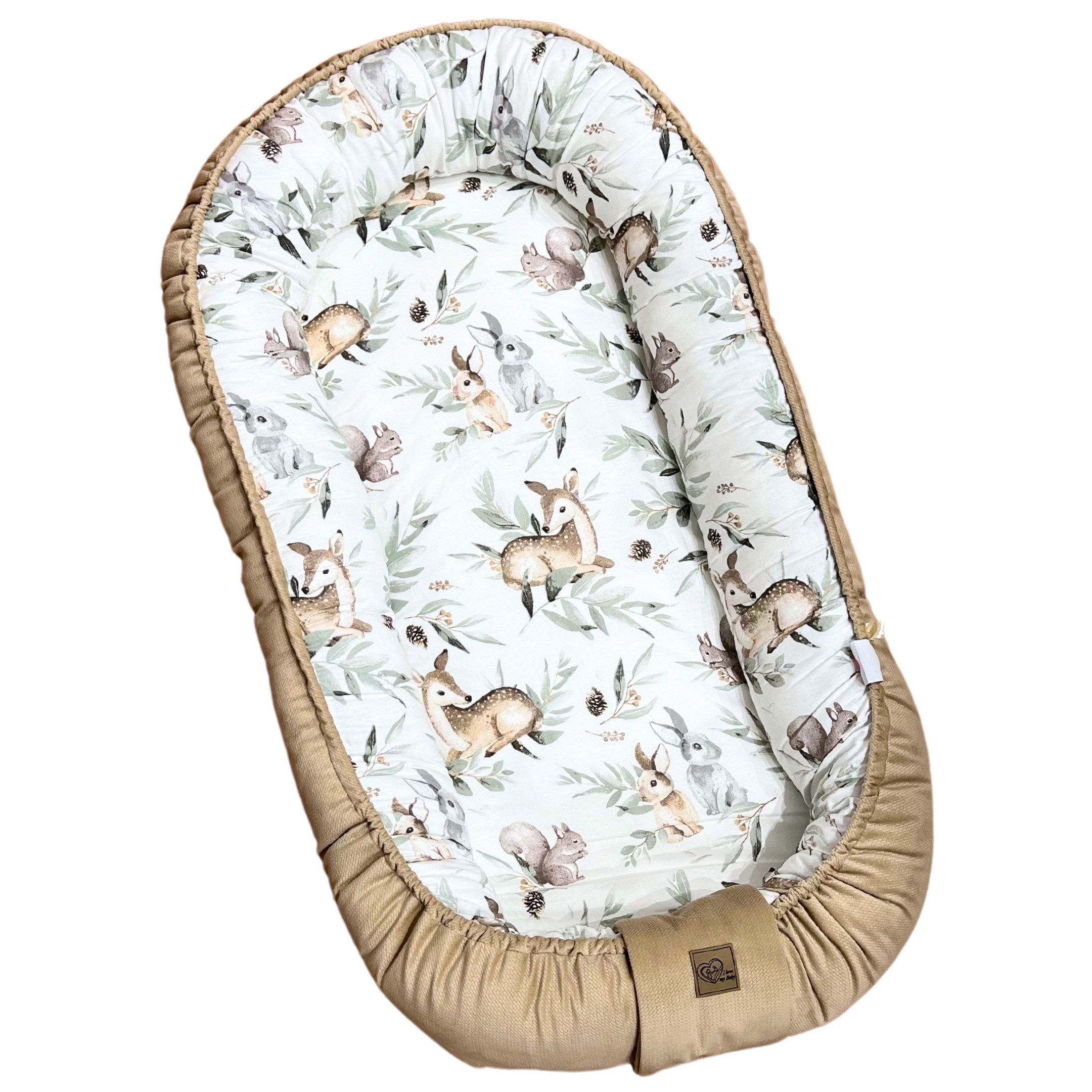 Babymajawelt Bettnestchen Baby Kuschelnest Reh mit Matratze Mitwachsend (1085), (Set, 1-tlg., 1x Babynestchen verstellbar, inkl. Tragetasche), Made in EU, für den Schlaf zwischendurch, Bettverkleinerung