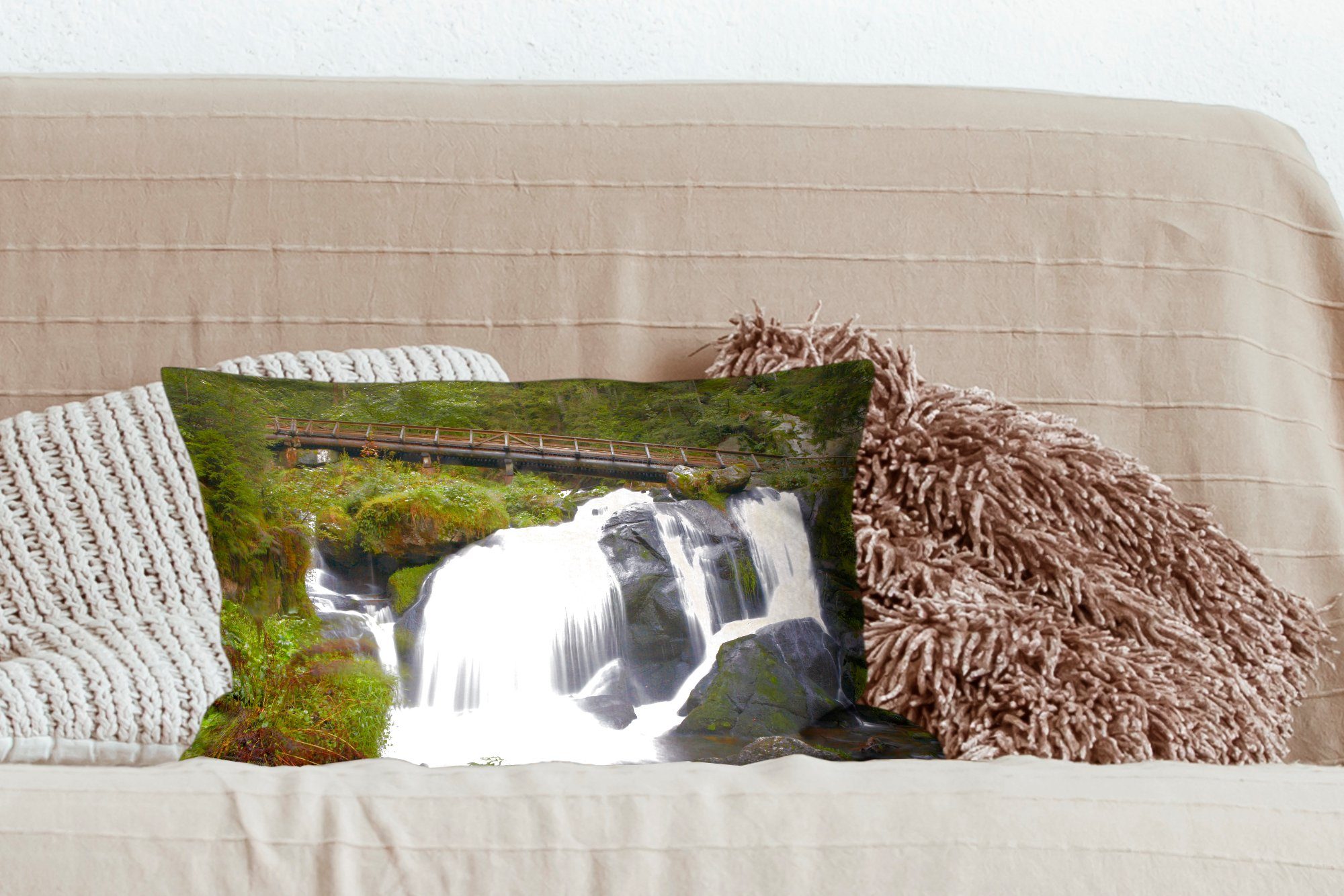 MuchoWow Dekokissen Wasserfall im Schwarzwald Füllung, Wohzimmer Zierkissen, Dekokissen mit Dekoration, Deutschland, Schlafzimmer in