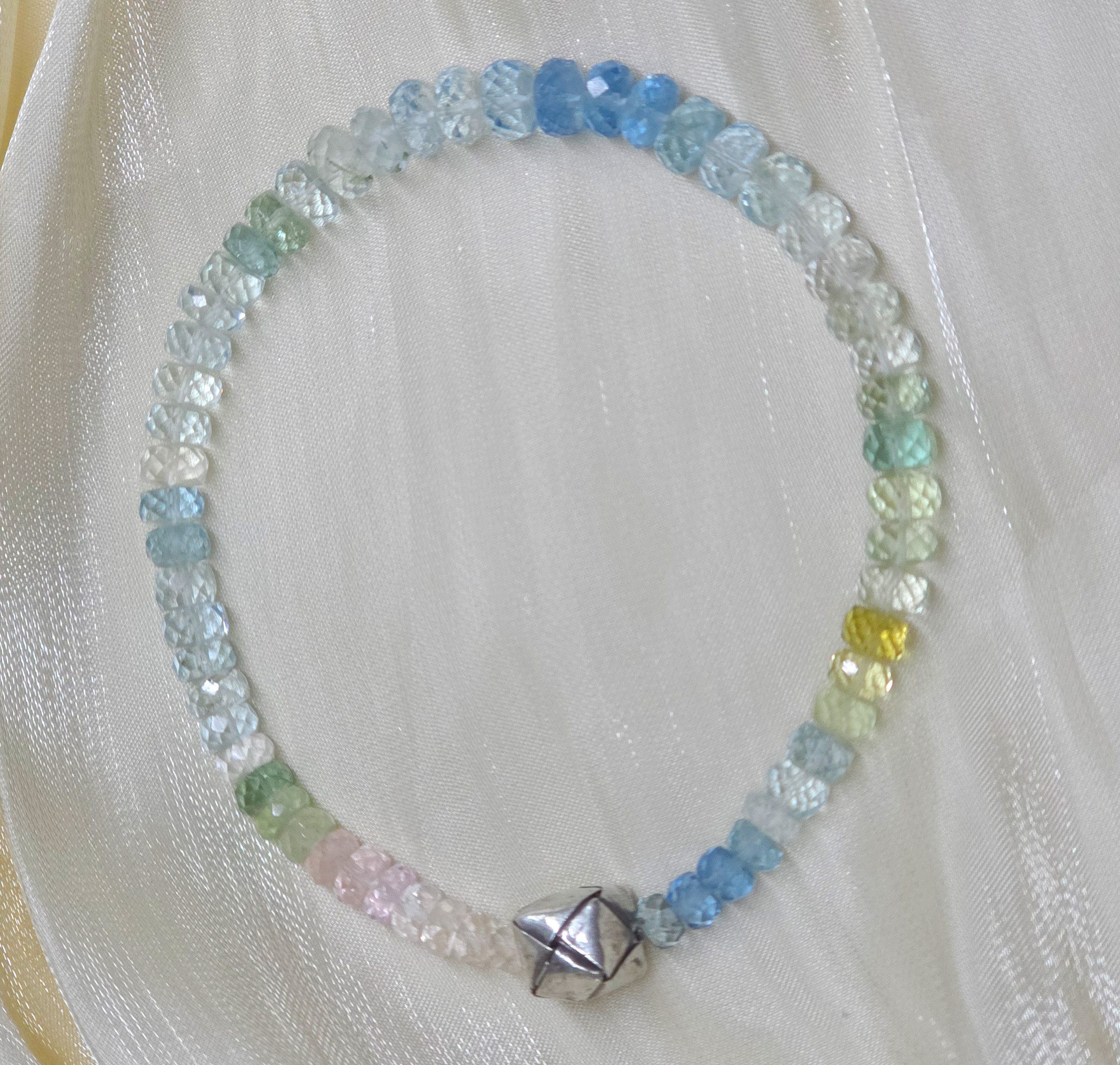 GOLDEN Perlenarmband Farbiges Aquamarin Armband mit Thai-Silber