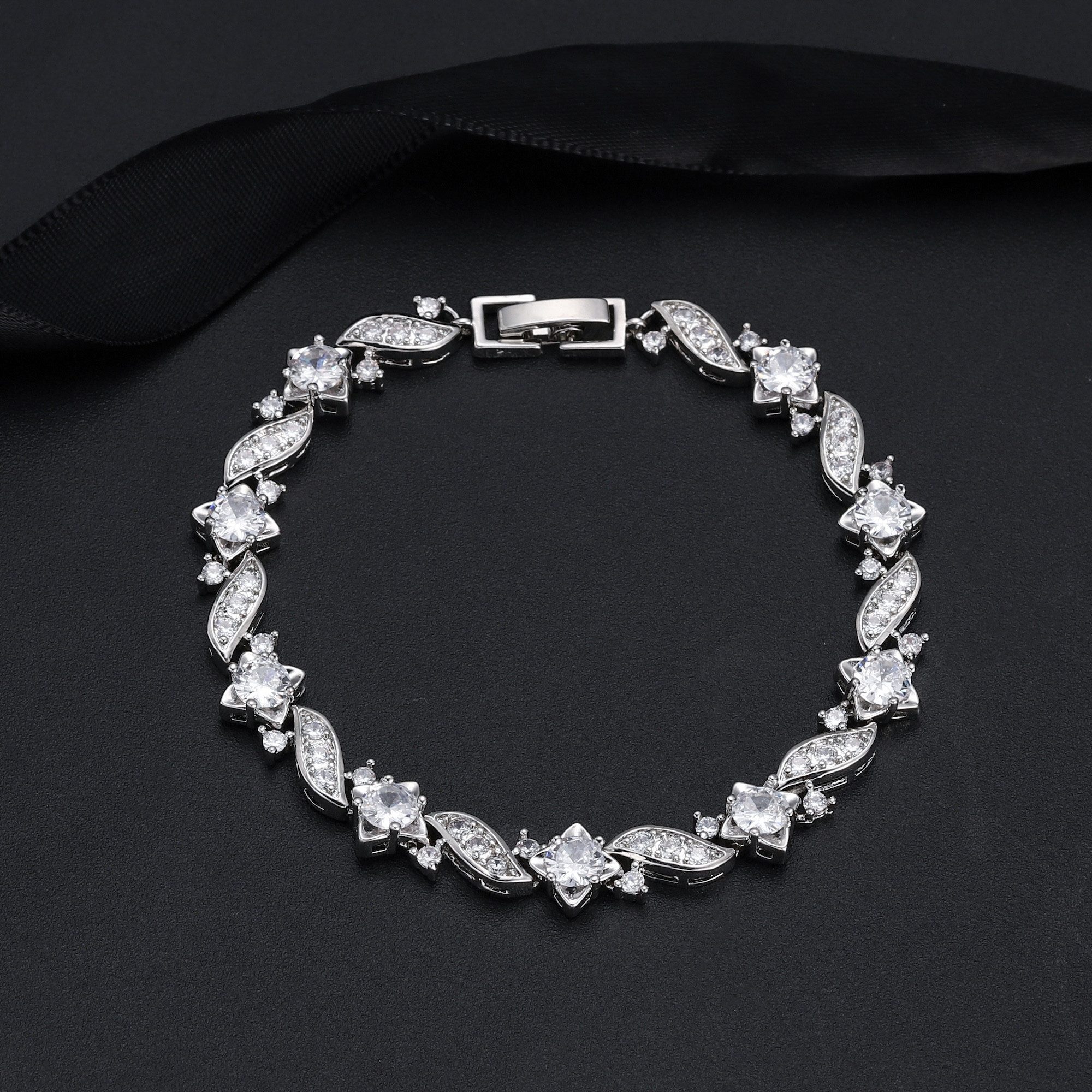 Kim Johanson Tennisarmband Wave (1-tlg), mit Zirkonia Kristalle günstig online kaufen