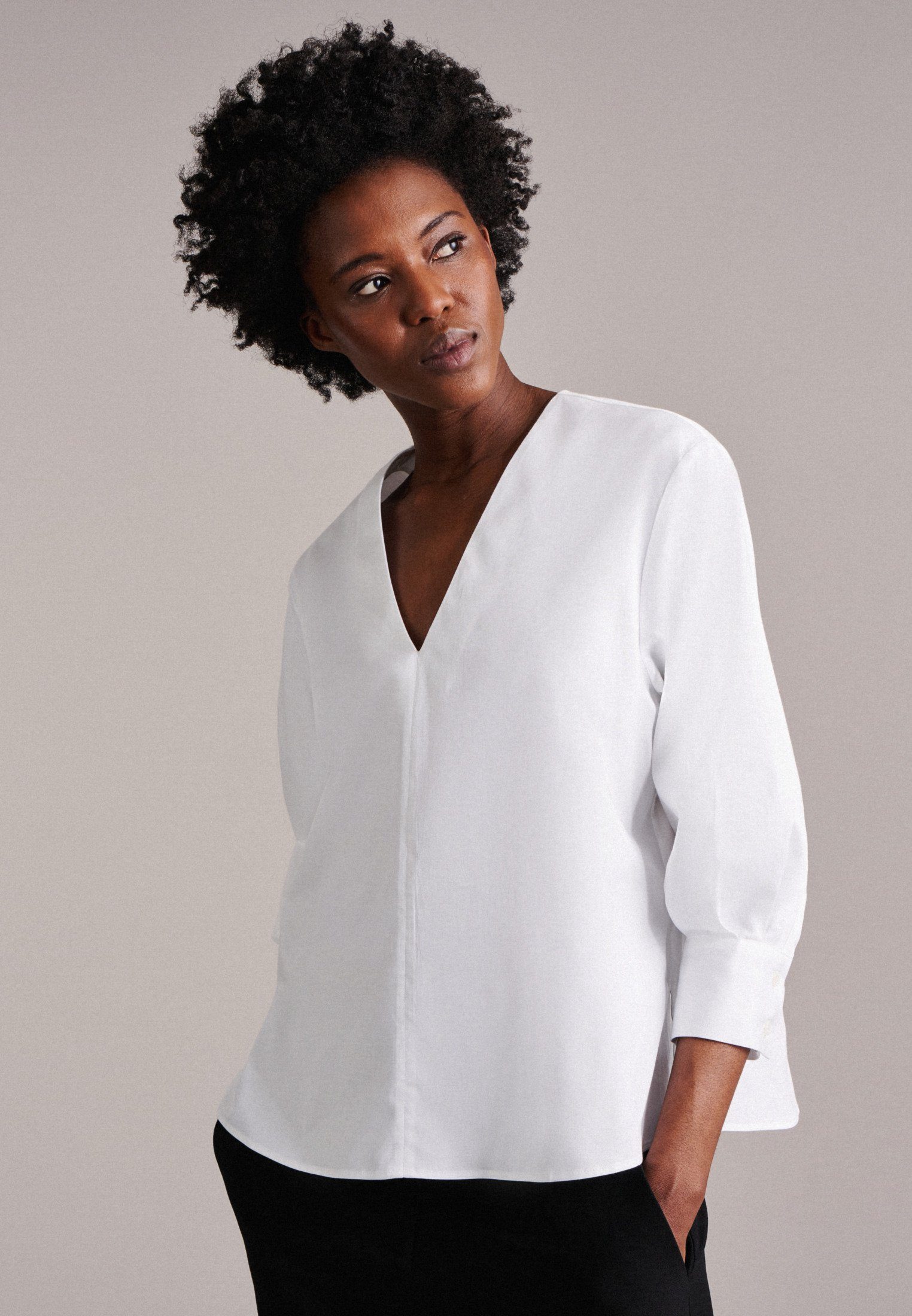 Klassische Bluse Schwarze Rose