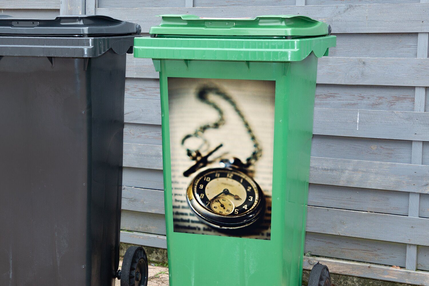 Taschenuhr Container, einem St), auf Sticker, Mülltonne, Wandsticker (1 Buch Abfalbehälter MuchoWow Mülleimer-aufkleber,