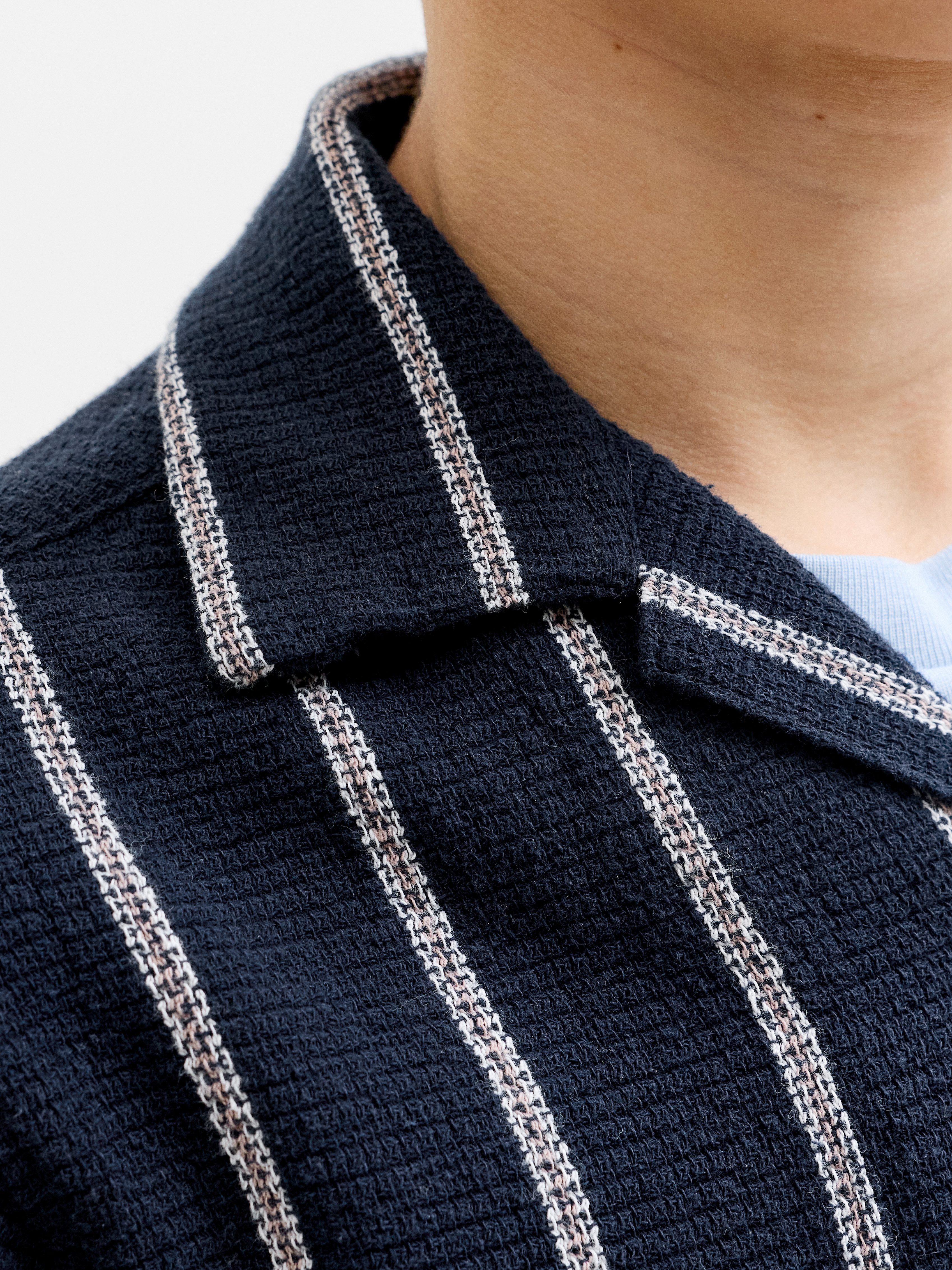 Jack & Jones Junior Kurzarmhemd JORCOBA STRIPE RESORT SHIRT SS SN JNR Baumwolle, locker geschnitten – Bild 3 von 5