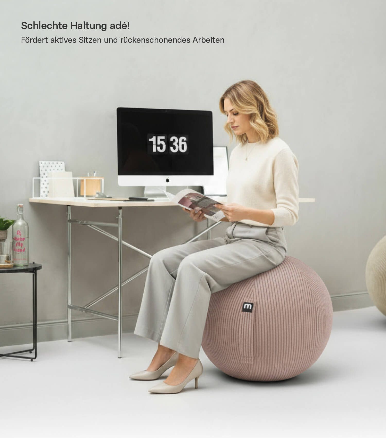 mokebo Sitzball Der Sportliche (mit Cordbezug), Made in Germany, ergonomischer Hocker, Büro, Homeoffice in Rosa