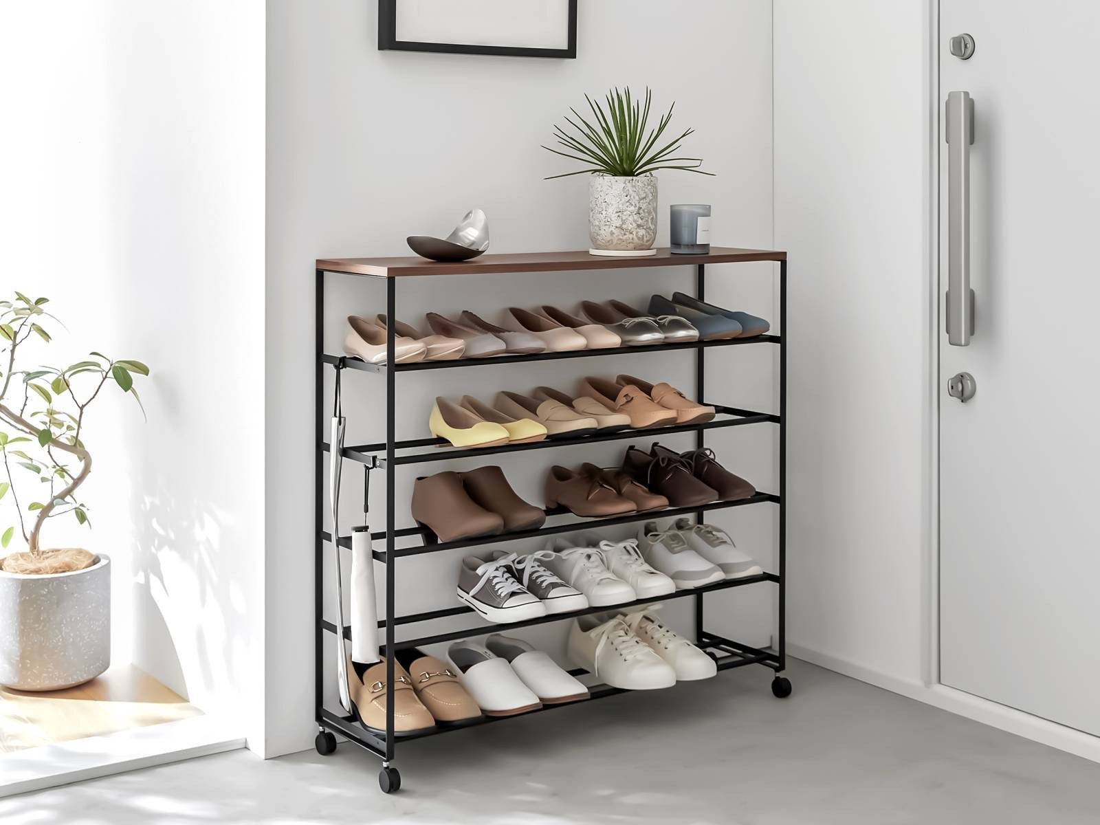 Yamazaki Schuhregal Tower auf Rollen schmal hoch mit Ablage Schuhständer 5 Ebenen, Schuhständer, Schuhschrank mit Holzablage, rollbar für bis zu 20 Paar Schuhe