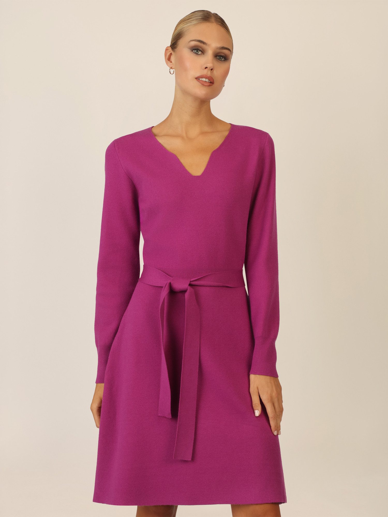 Apart Strickkleid mit V-Ausschnitt günstig online kaufen