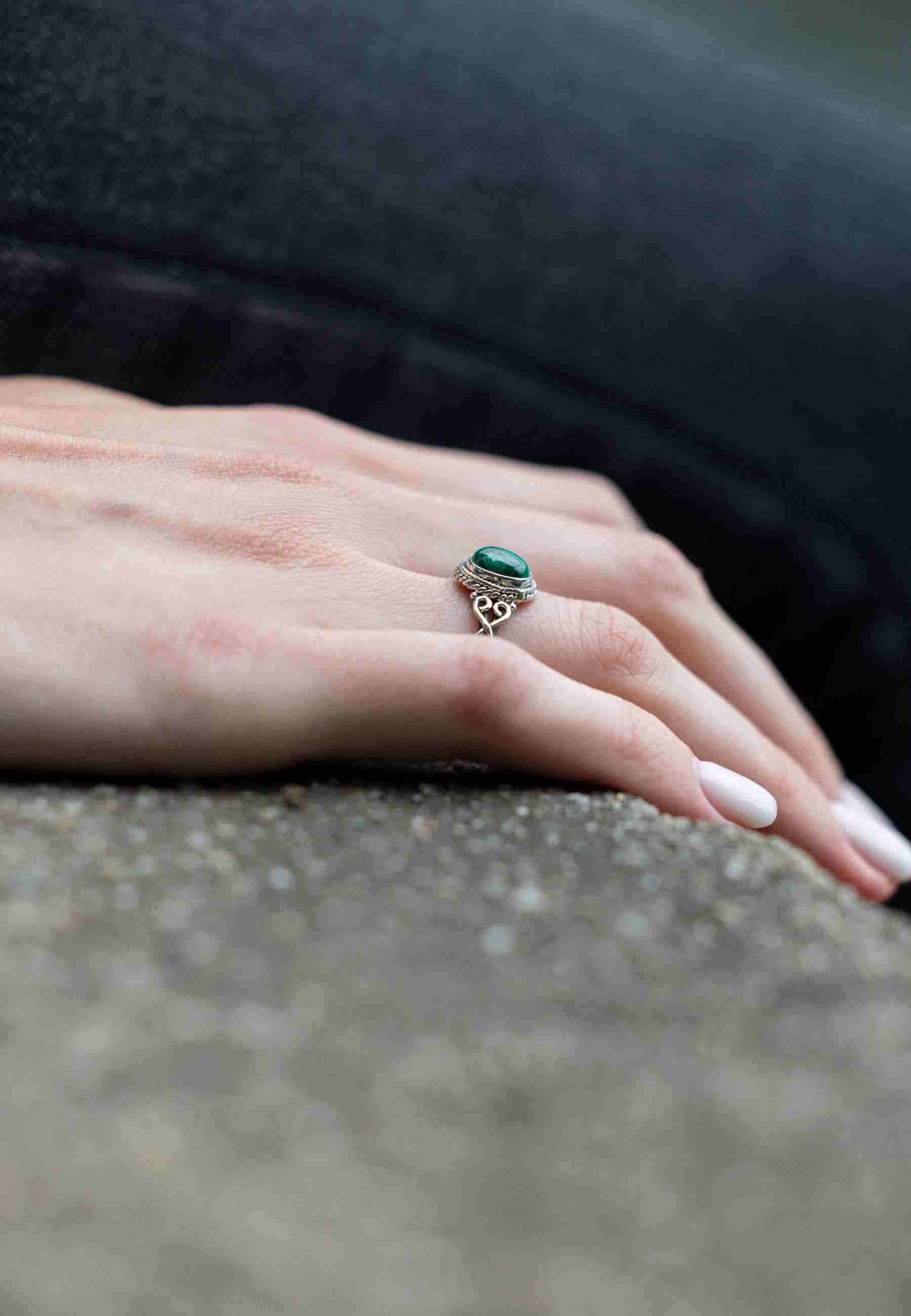 mantraroma Silberring BAGHIMI oval aus 925 Silber mit Malachit (Ring mit Sc günstig online kaufen