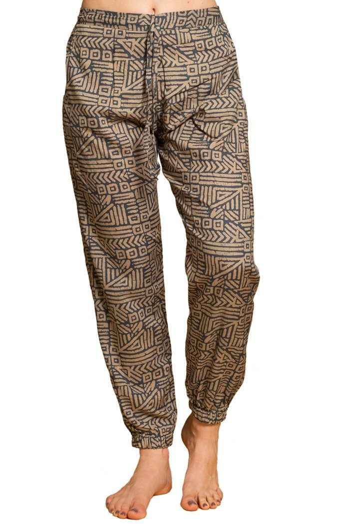 PANASIAM Stoffhose Relaxed pants geometric style aus 100 %Baumwolle bequeme Damenhose mit Taschen Gummibund hinten Freizeithose Chillhose Relaxhose Aztekisch beige