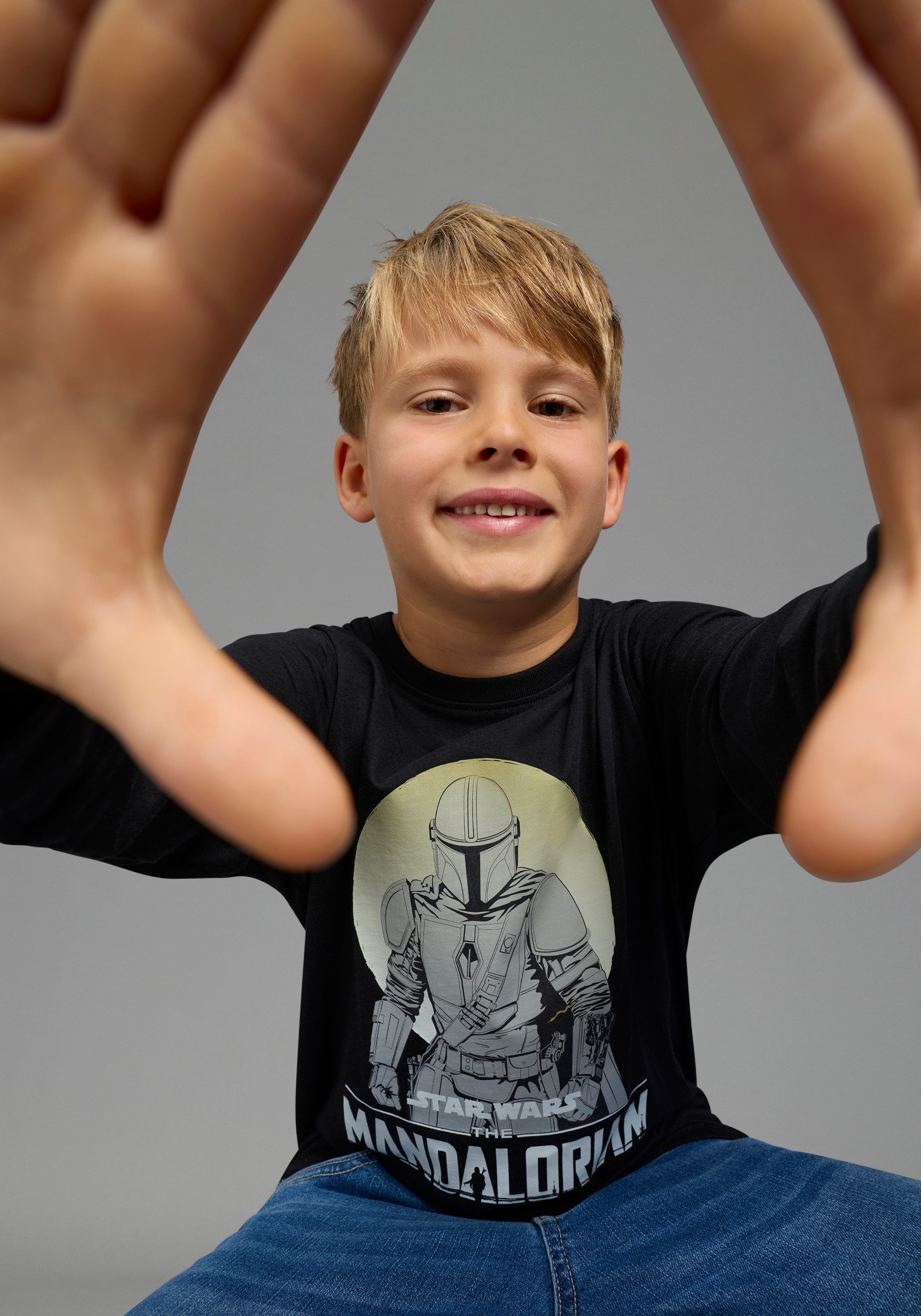 KIDSWORLD Langarmshirt STAR WARS: MANDALORIAN Shirt, Disney Basic-Passform, Langarm, modischer Stil, mit Rundhalsausschnitt