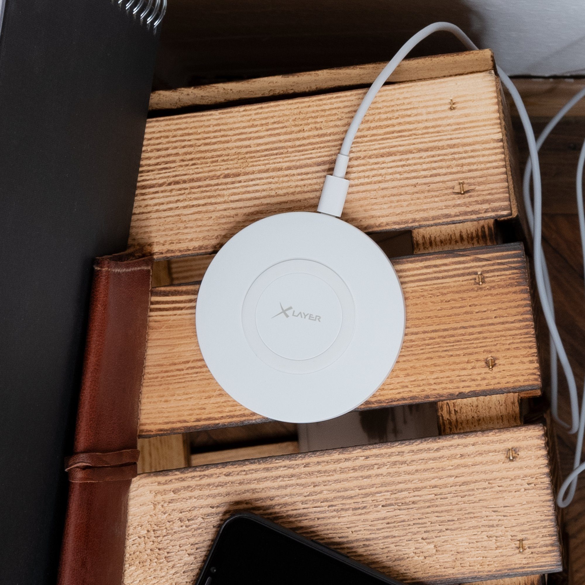 XLAYER Ladegerät XLayer Wireless Charging Pad Basic 10W Qi-zertifiziert White Wireless Charger