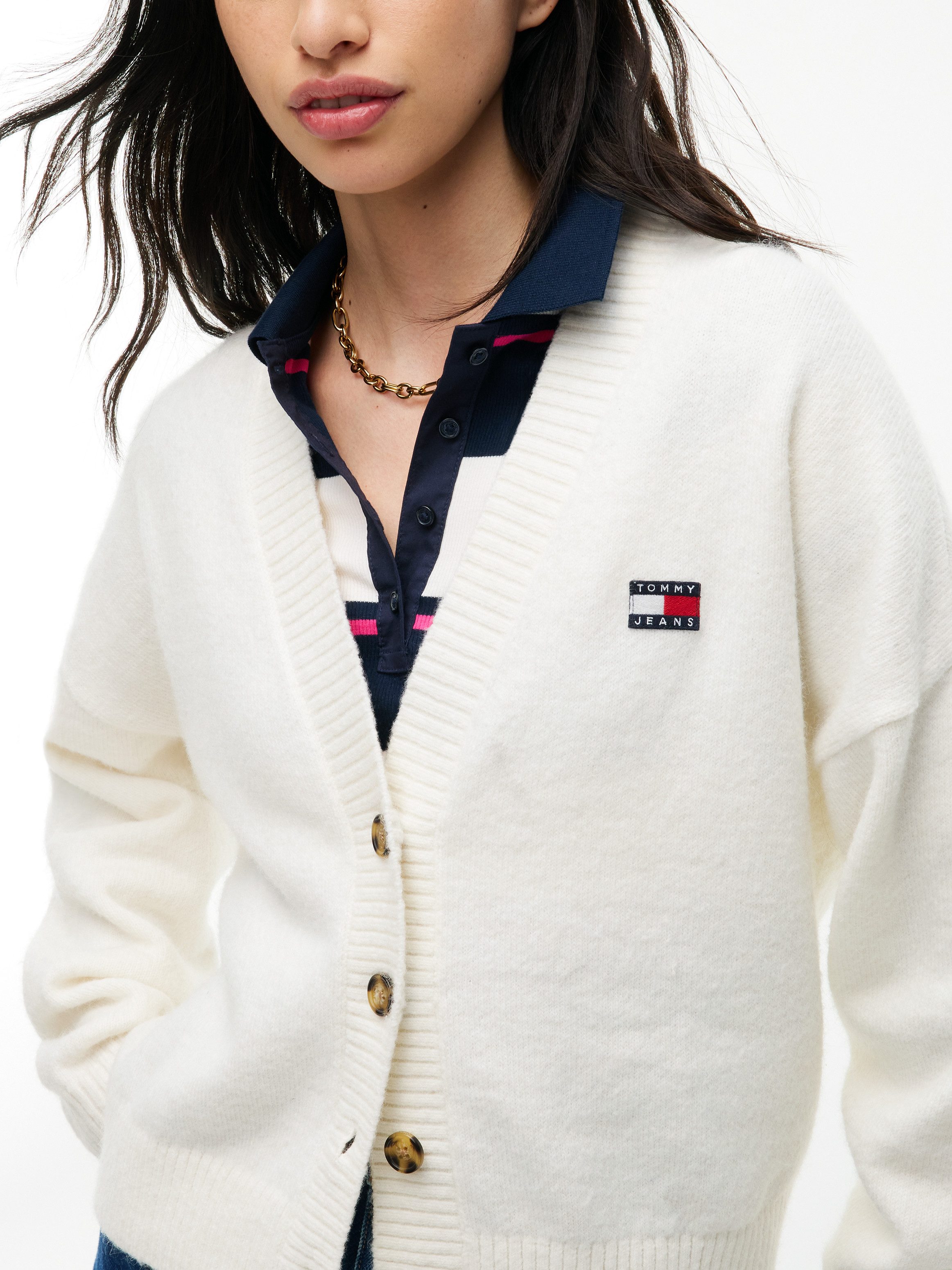 Tommy Jeans Strickjacke TJW FLUFFY BADGE CARDIGAN EXT Materialmix mit Alpaka – Bild 2 von 5