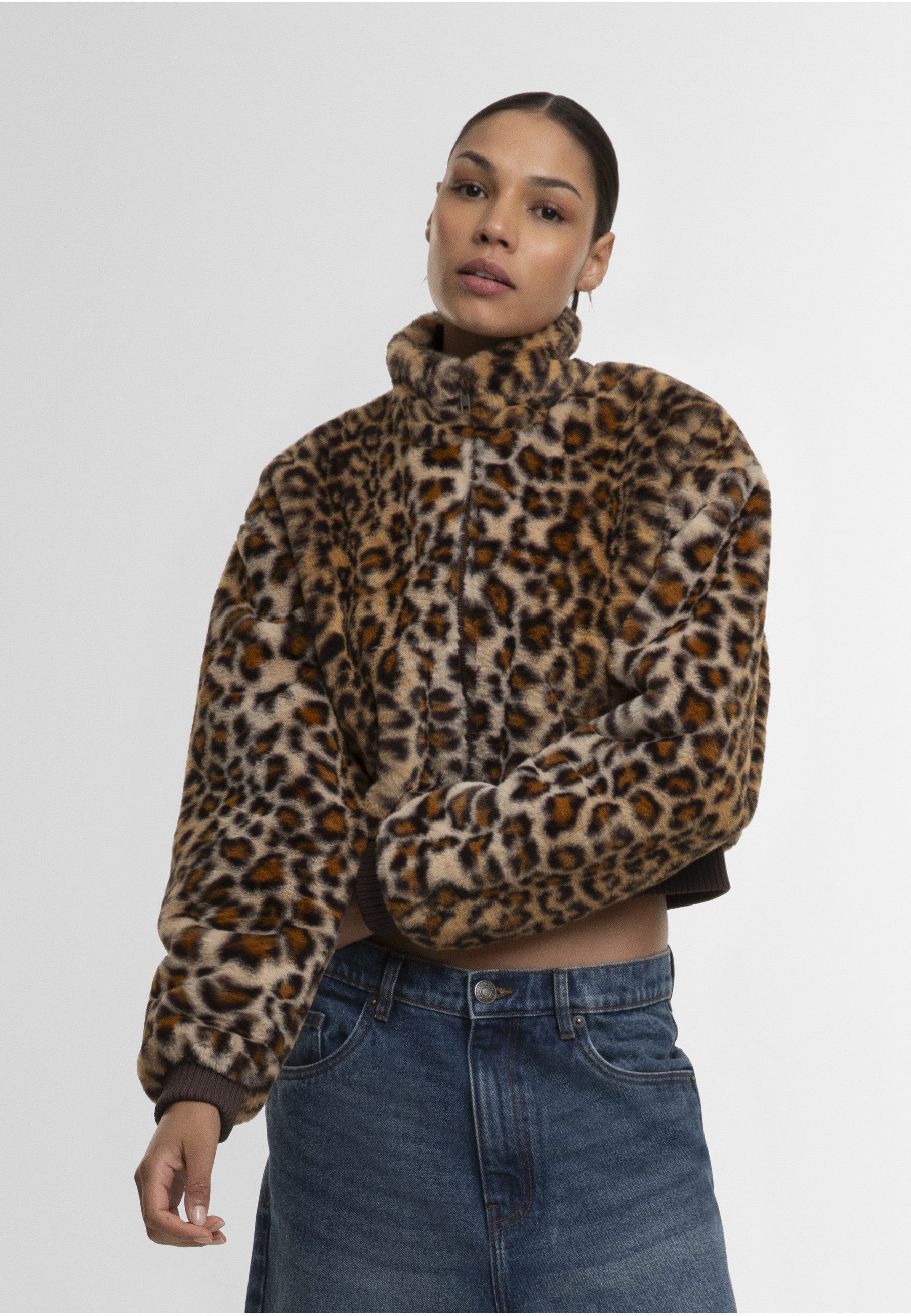 URBAN CLASSICS Allwetterjacke Urban Classics Ladies Cropped Faux Fur Leo Jacket (1-St)