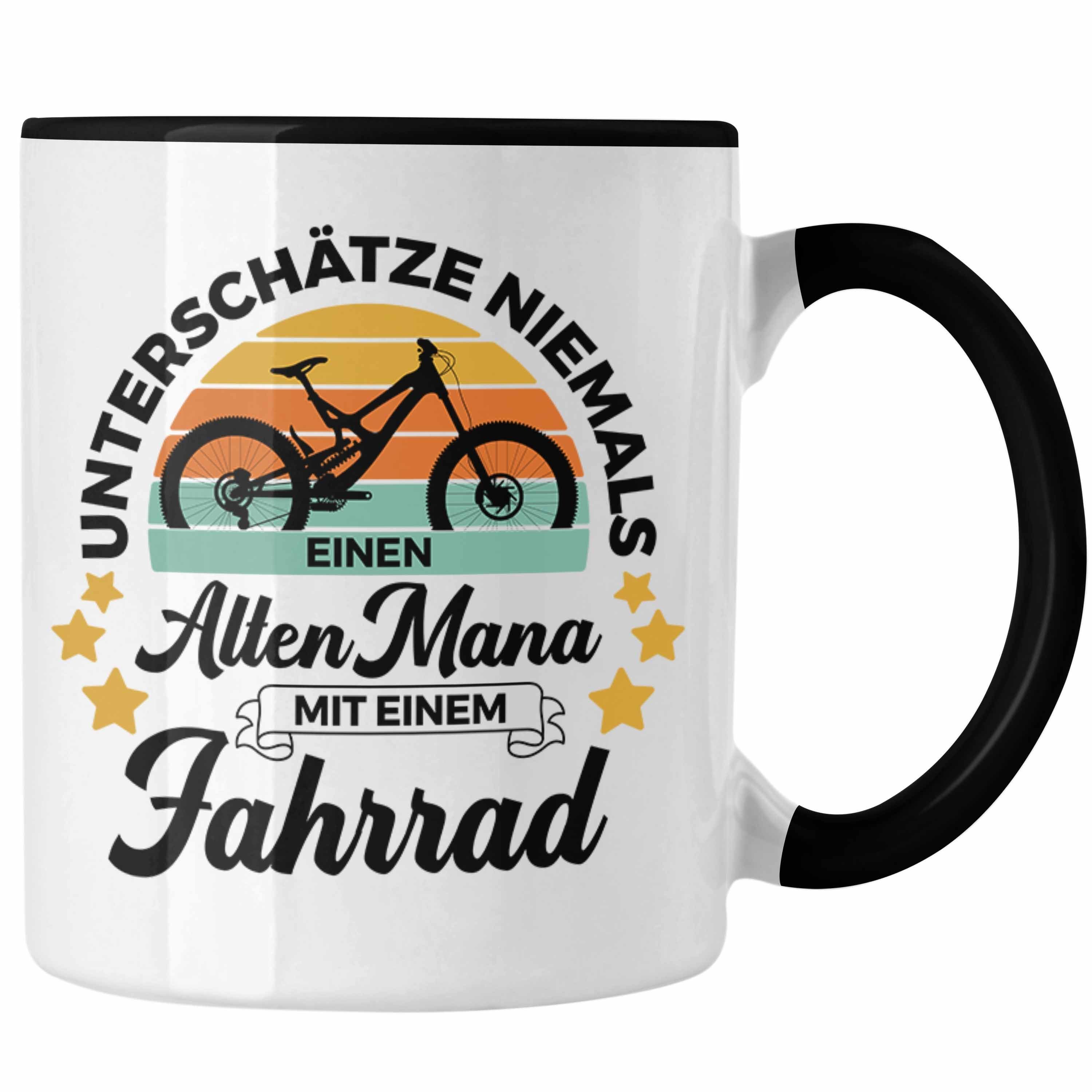 Trendation Tasse Trendation - Fahrradfahrer Geschenk Tasse Spruch Rennrad Mountainbike Geschenkidee Radfahrer Rentner Rente Schwarz