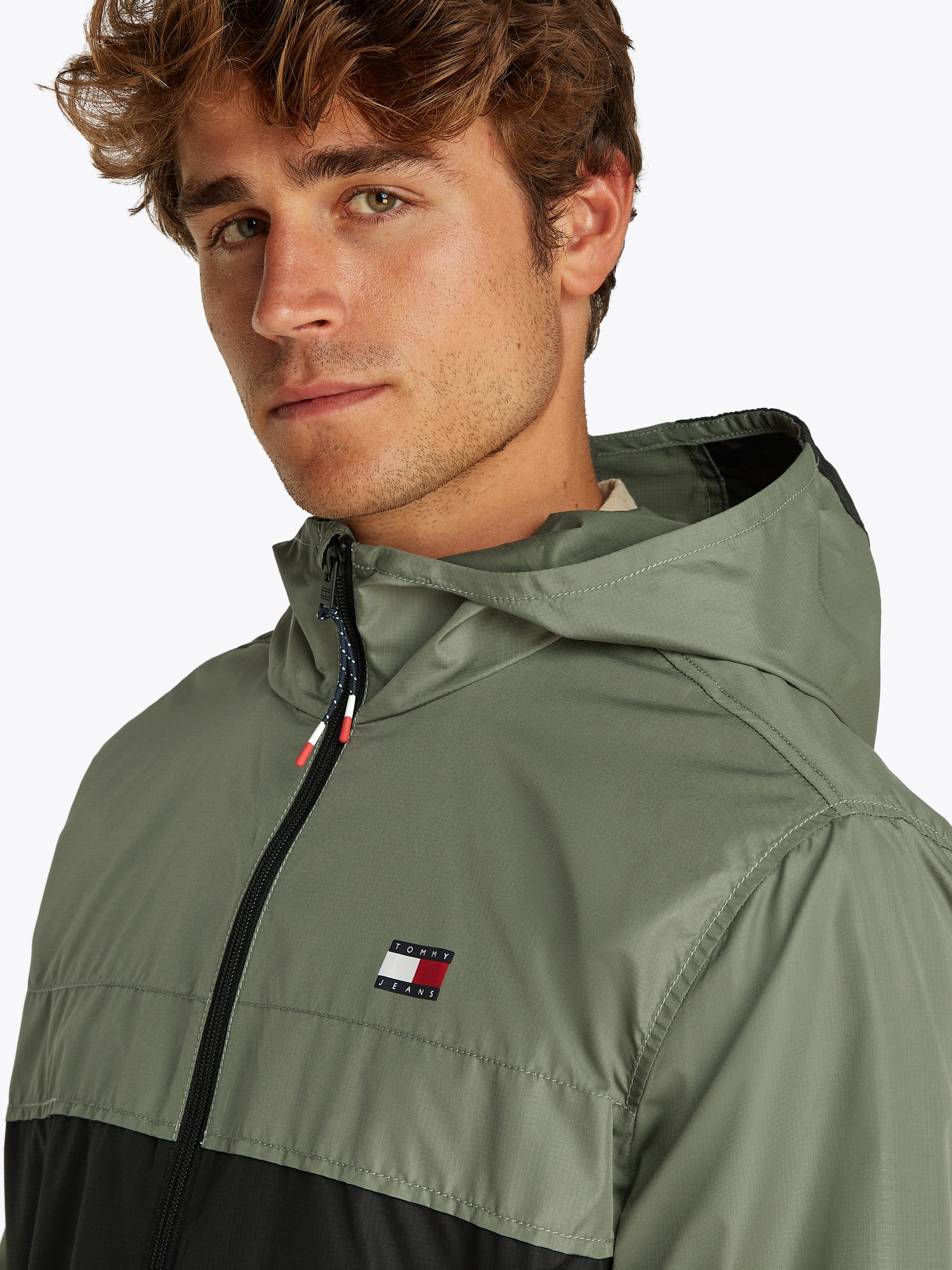Tommy Jeans Outdoorjacke TJM LW CHICAGO JACKET mit Logoprägung günstig online kaufen