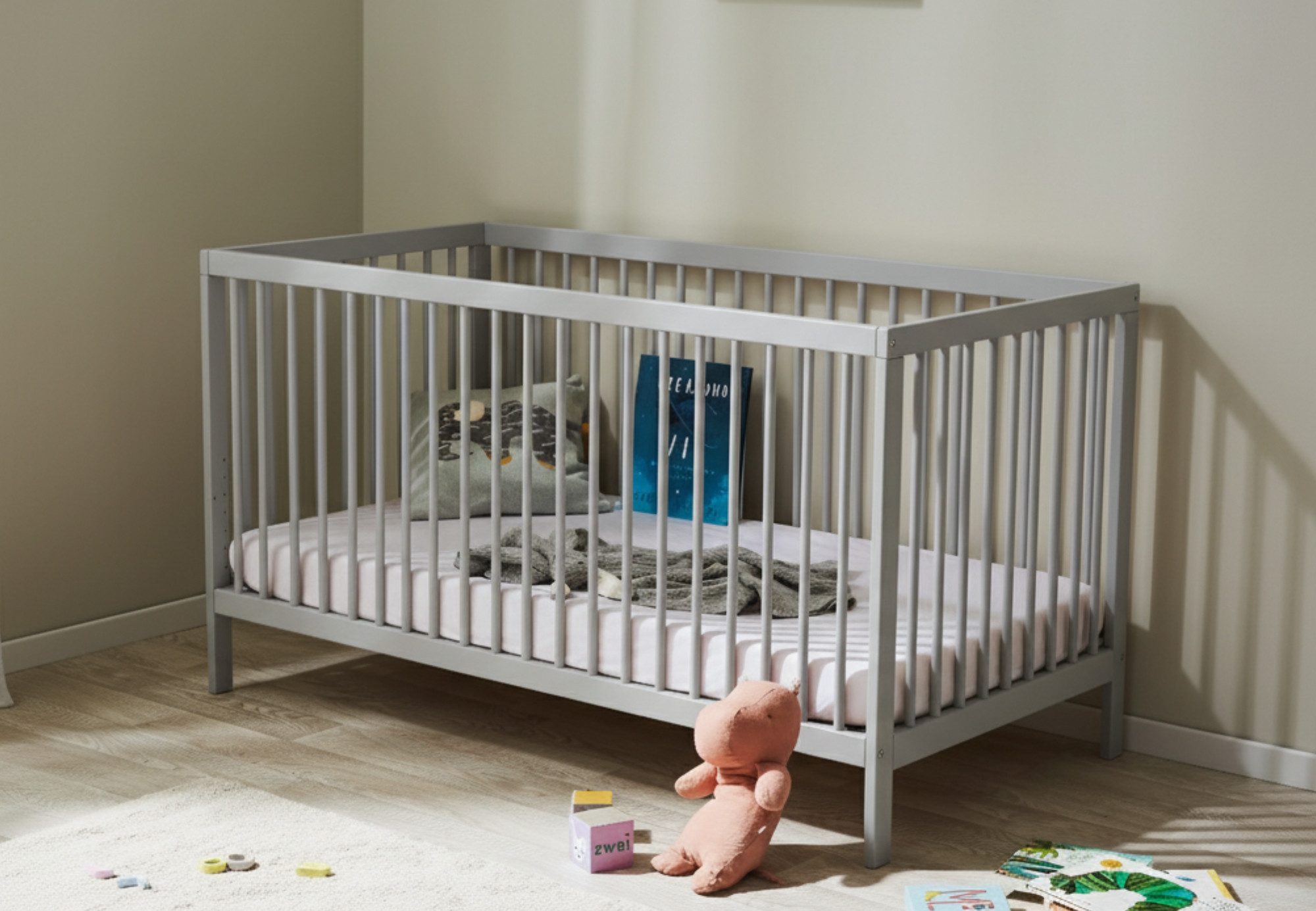 Kids Collective Kinderbett Babybett Gitterbett 60x120 und 70x140 cm herausnehmbare Sprossen (mit Lattenrost und herausnehmbaren Sprossen ab Geburt bis zum 3. LJ), 70x140 cm in grau