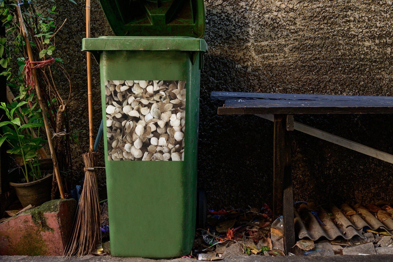 MuchoWow Braun Mülleimer-aufkleber, Wandsticker Container, - Blumen - Abfalbehälter Sticker, Mülltonne, St), (1 Hortensie