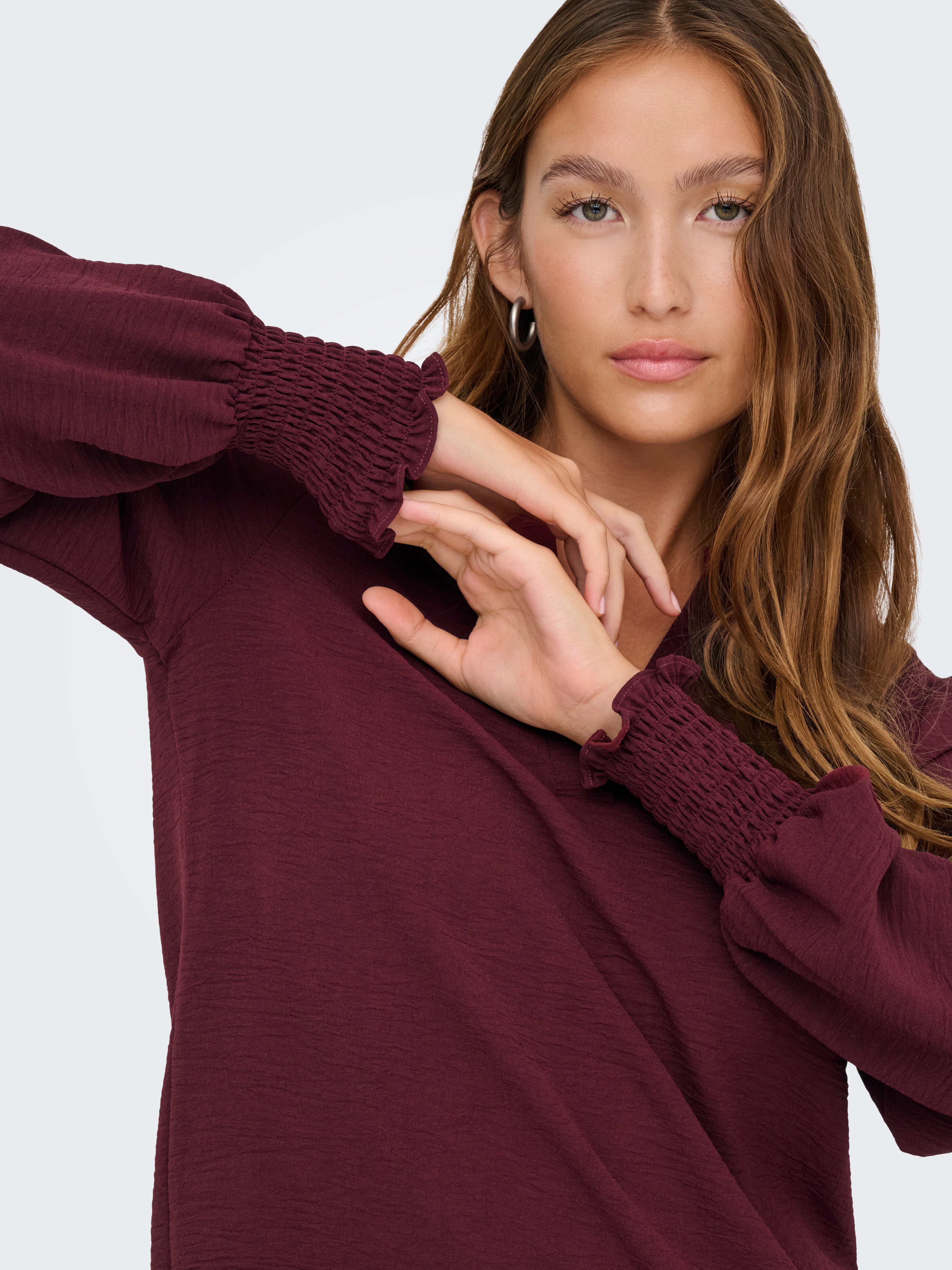 ONLY Blusenshirt ONLMETTE V-NECK LS SMOCK TOP NOOS WVN Kunstfaser, regular fit