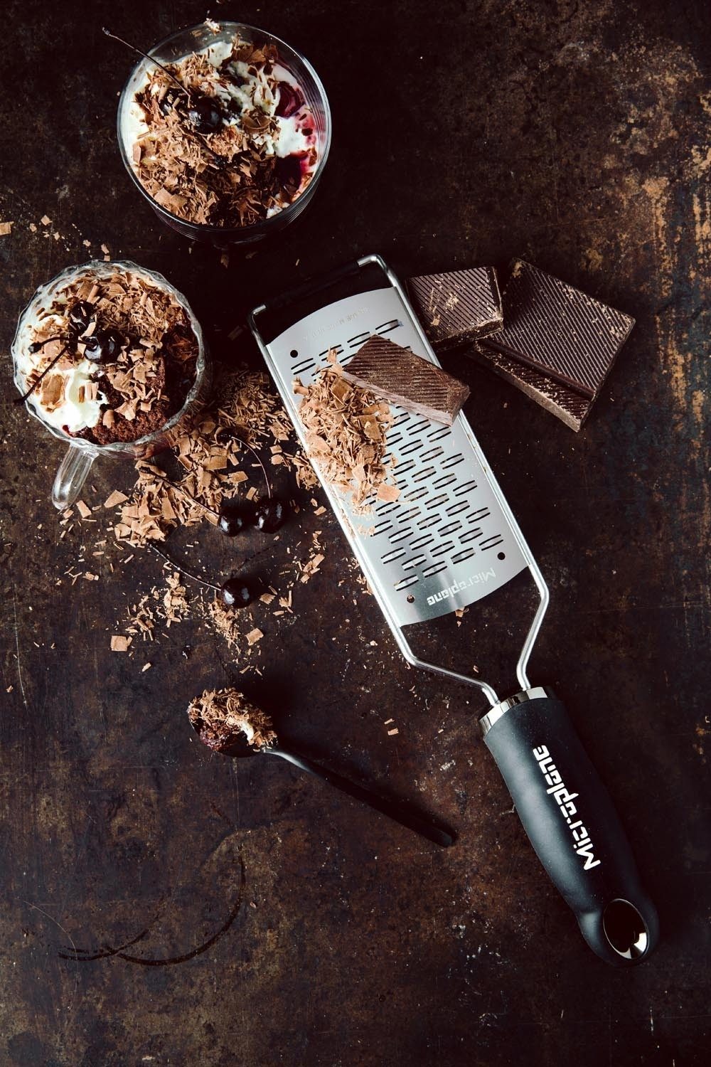 Microplane Küchenreibe 2-Wegereibe, GOURMET, L 31,5 cm, mit Gummifuß, Edelstahl, mit Öse zum Aufhängen, Reiben in 2 Richtungen