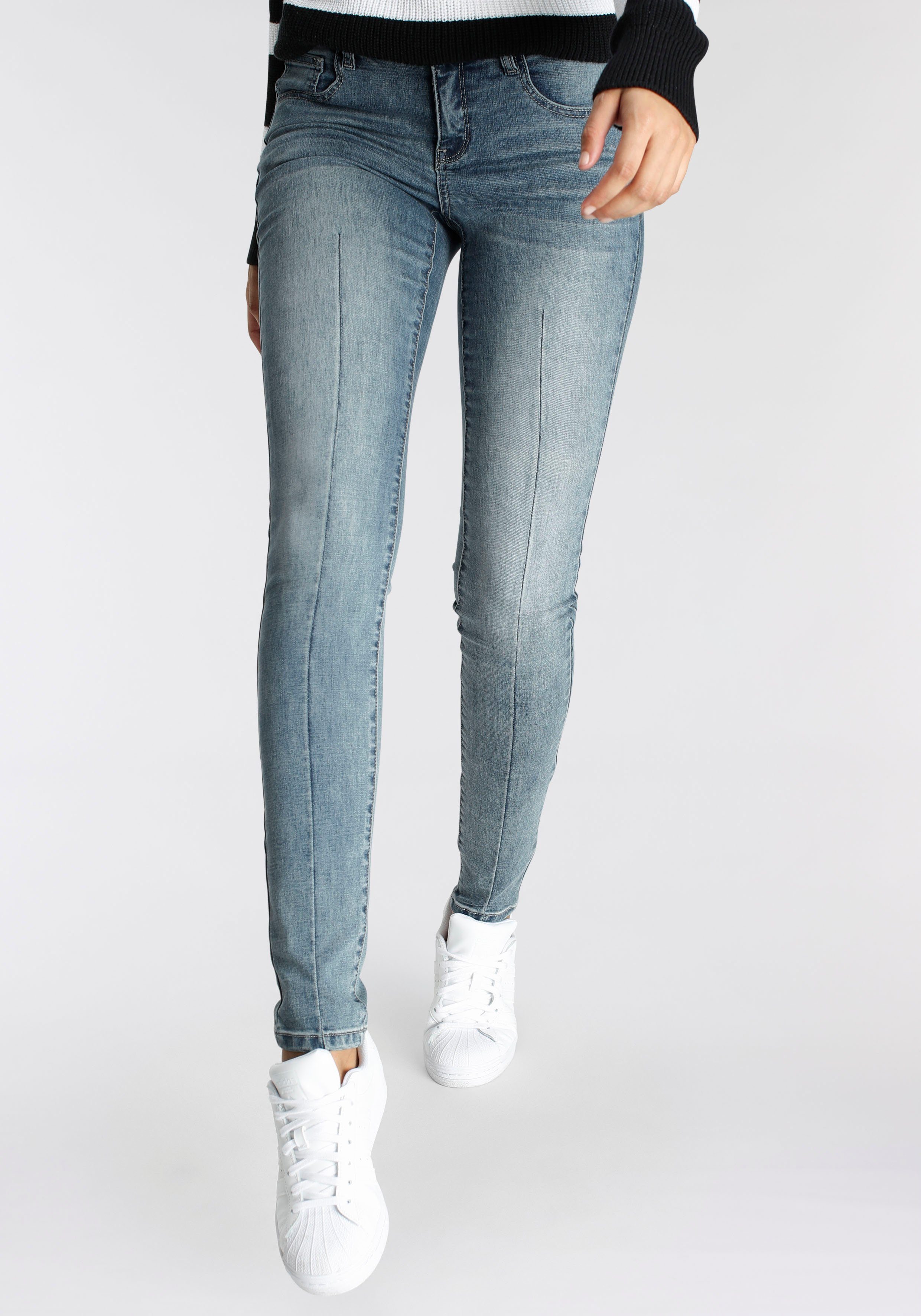 Arizona Skinny-fit-Jeans Ultra-Stretch, sehr high zu figurbetont Waist Leibhöhe Mid Denim performance normale stretch bequem, gut kombinieren