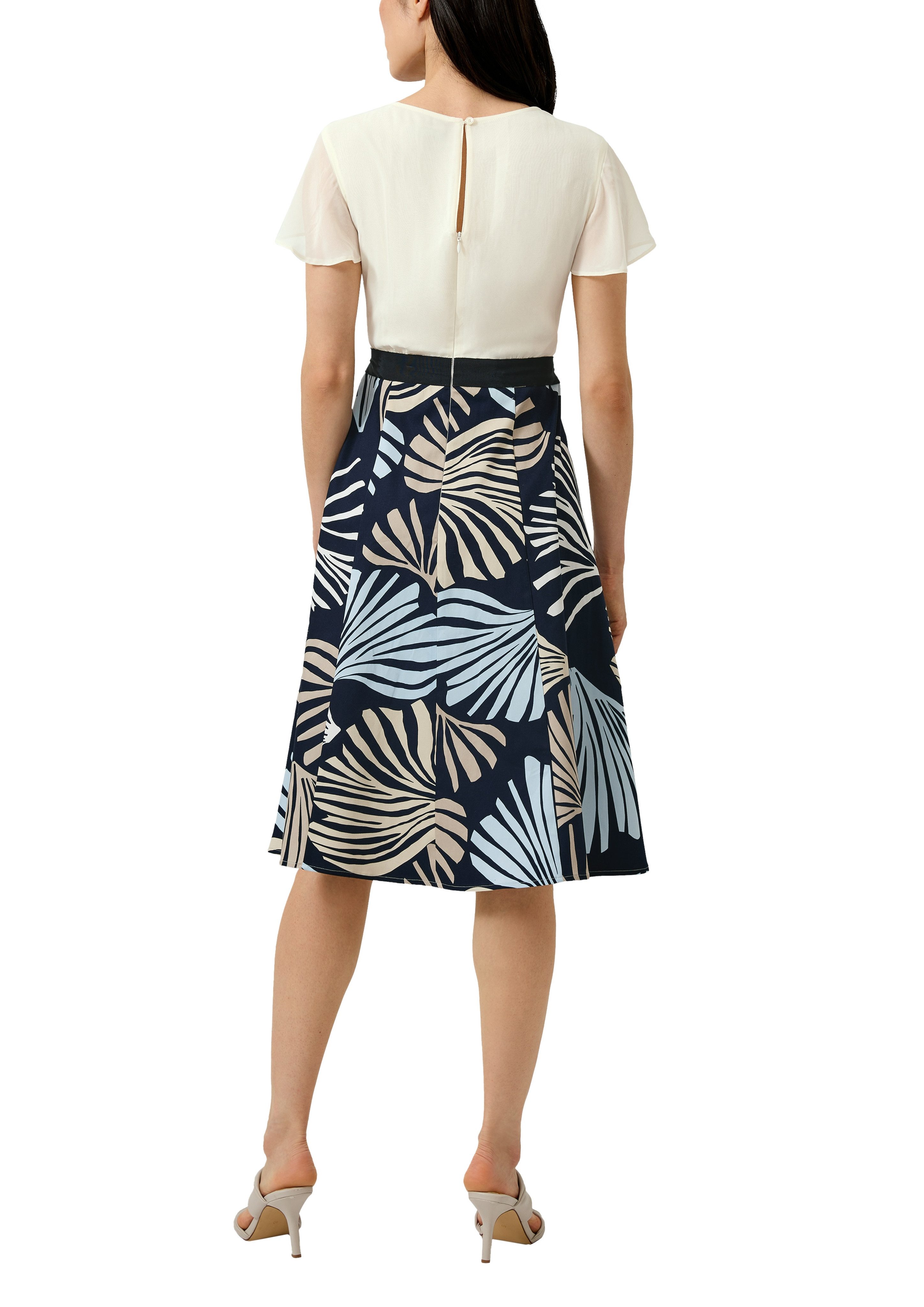 s.Oliver BLACK LABEL Midikleid im Fabricmix und mit floralem Muster
