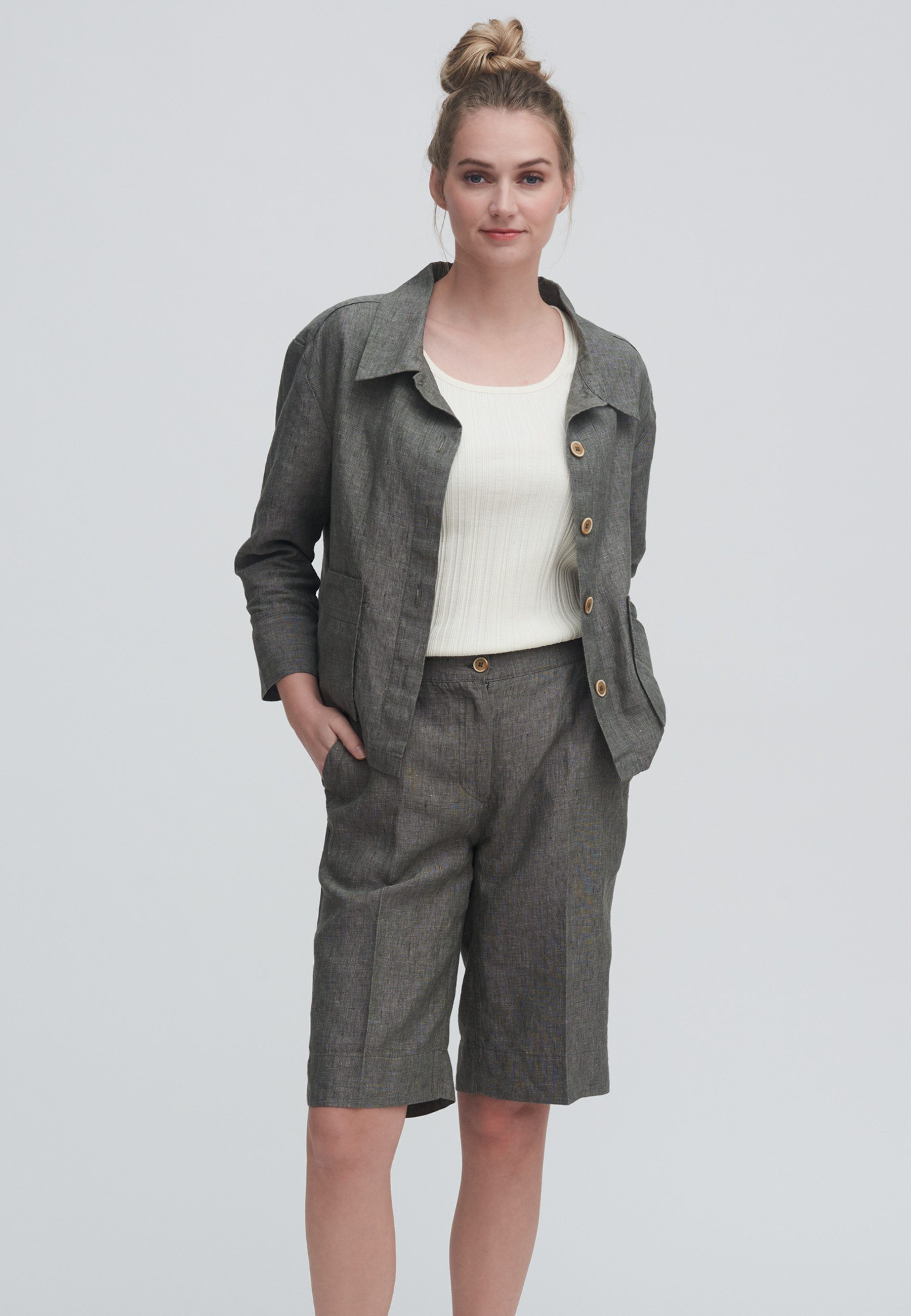 LIVING CRAFTS Bermudas ODETTE Leichter, ungefütterter Webstoff aus reinem Leinen